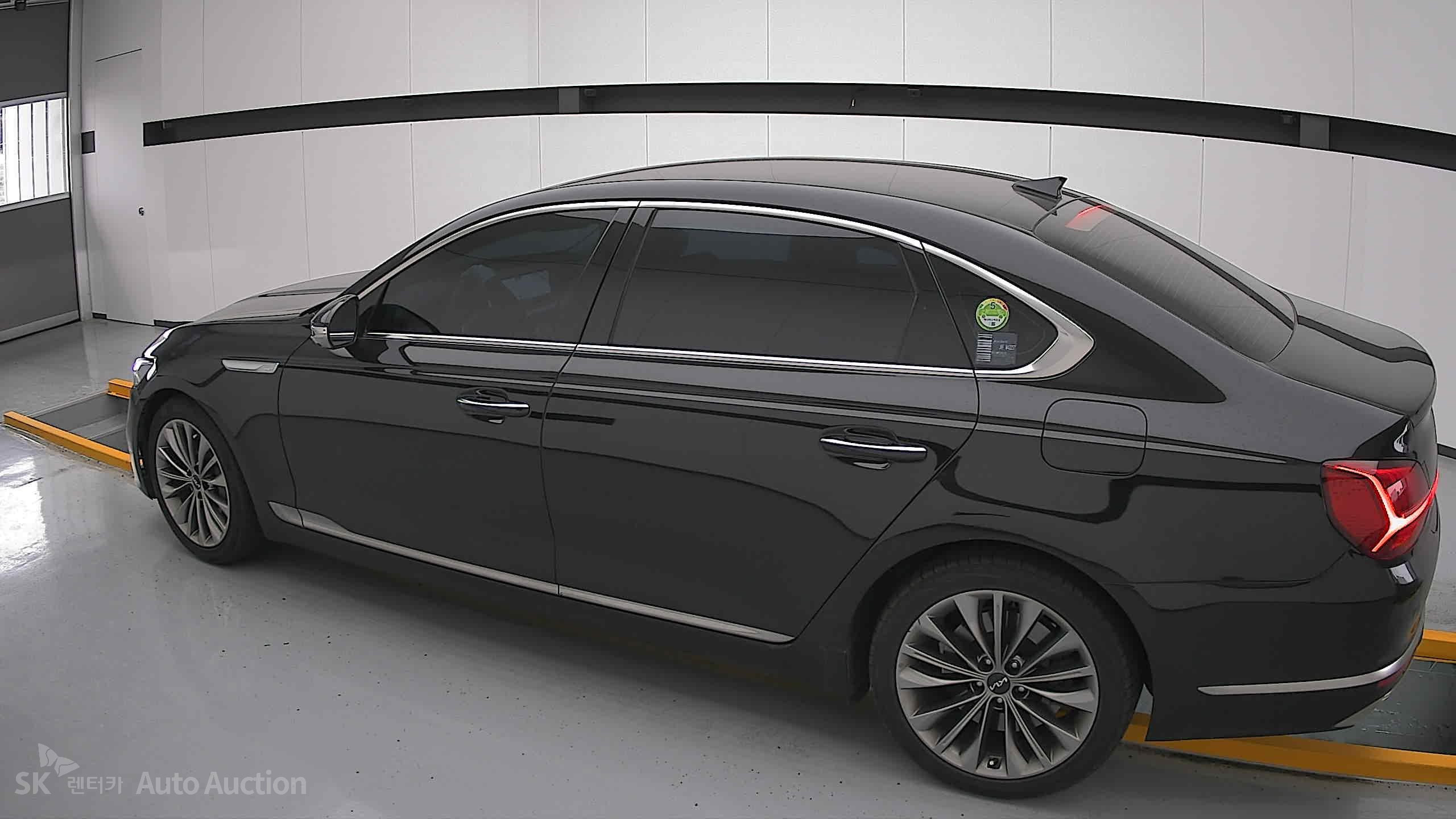 2022 - kia k9