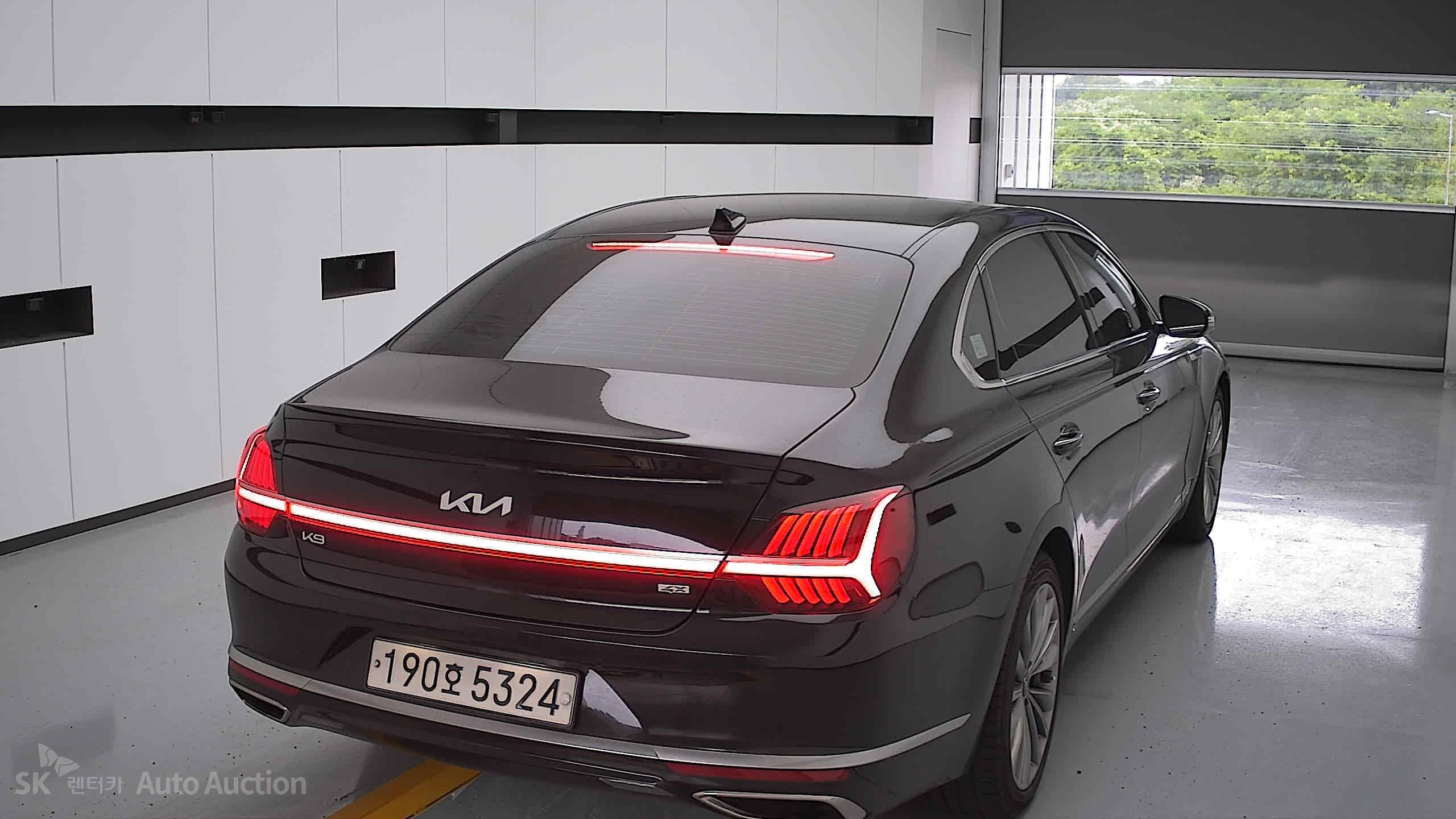 2022 - kia k9