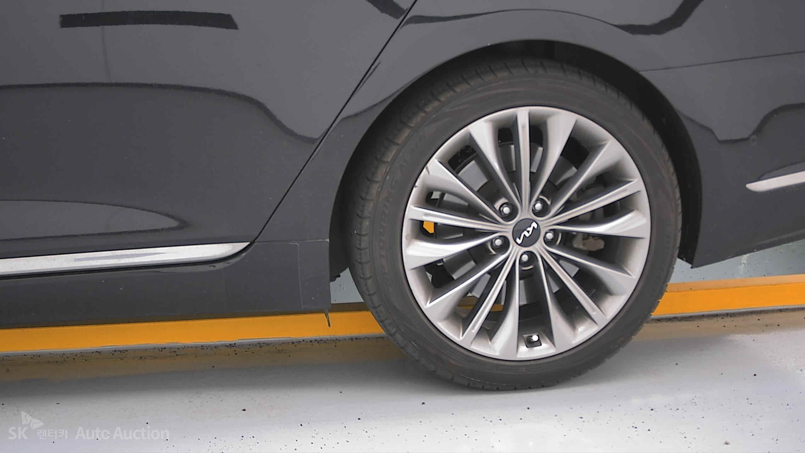 2022 - kia k9