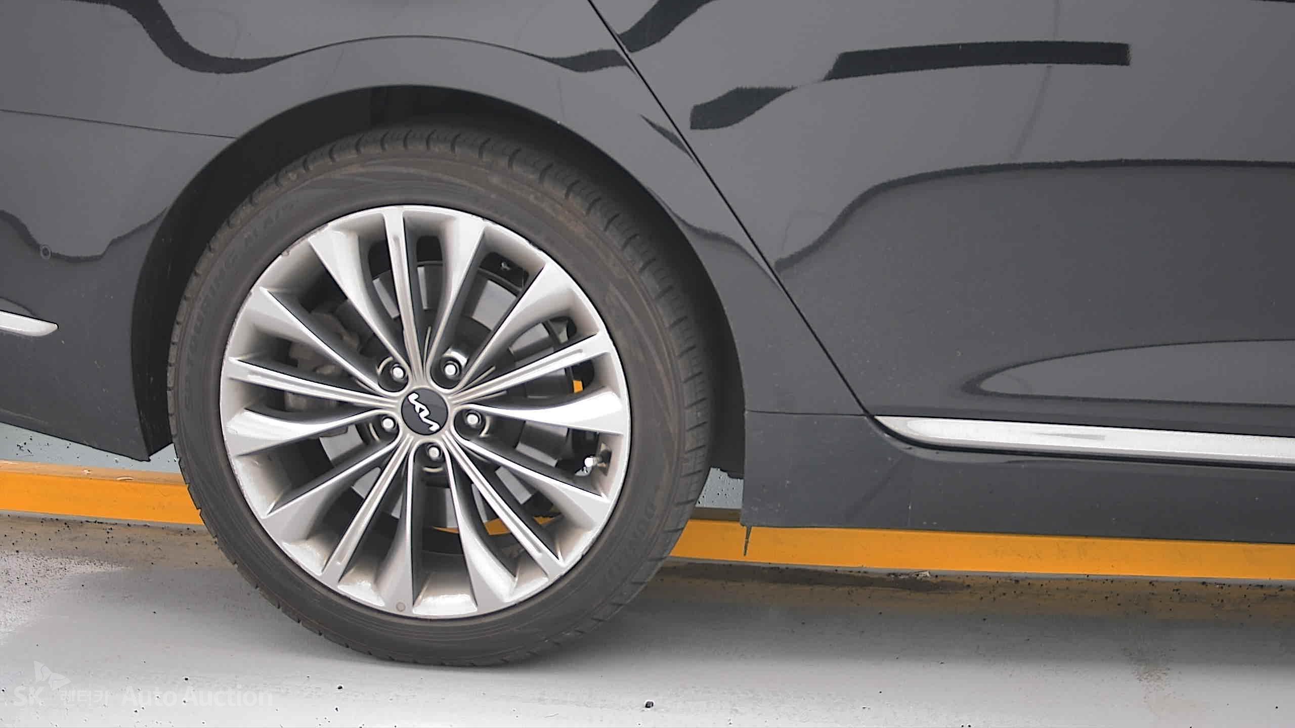 2022 - kia k9
