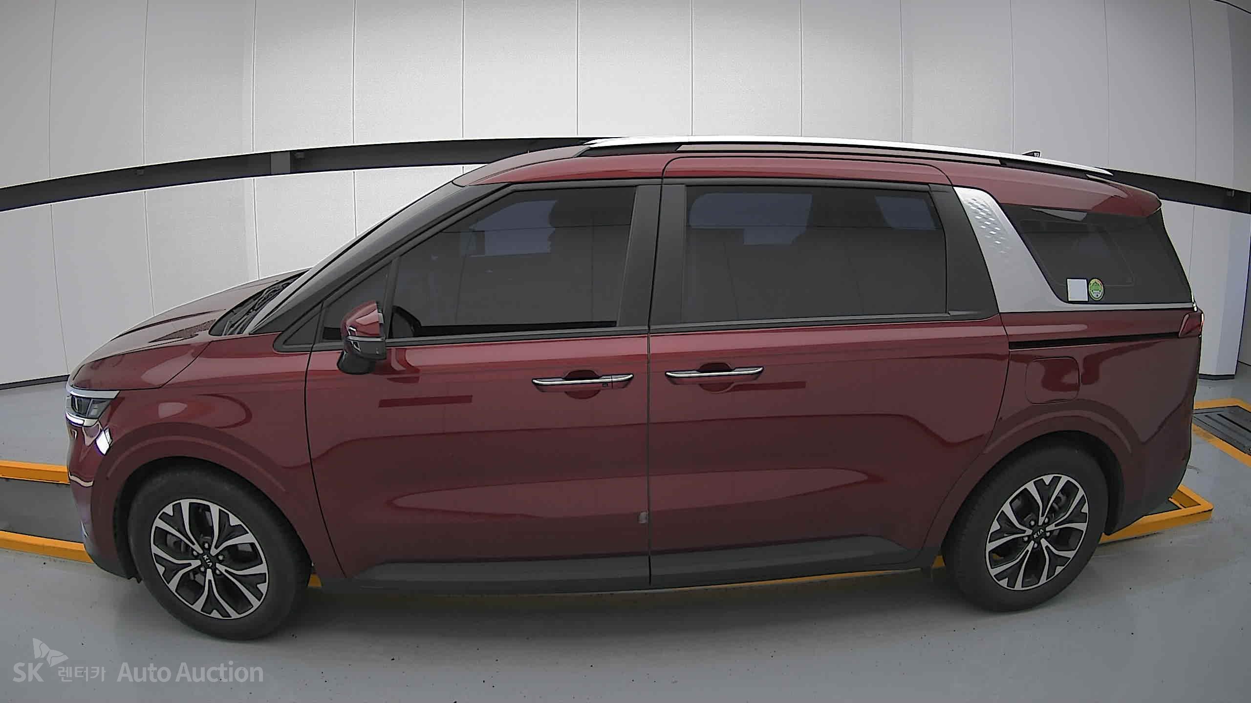 2021 - kia carnival