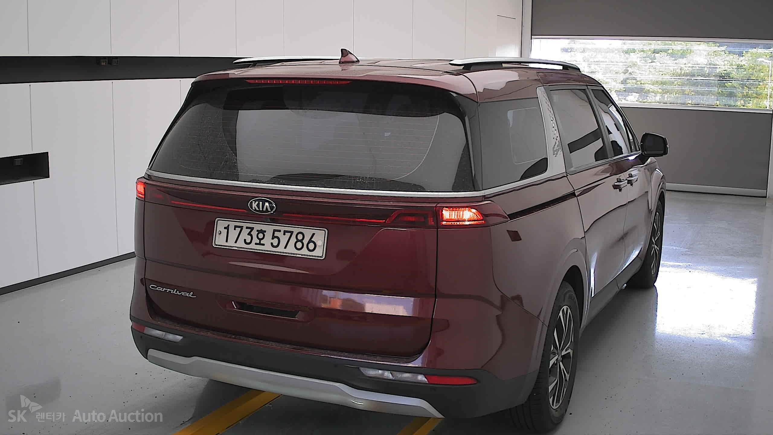 2021 - kia carnival