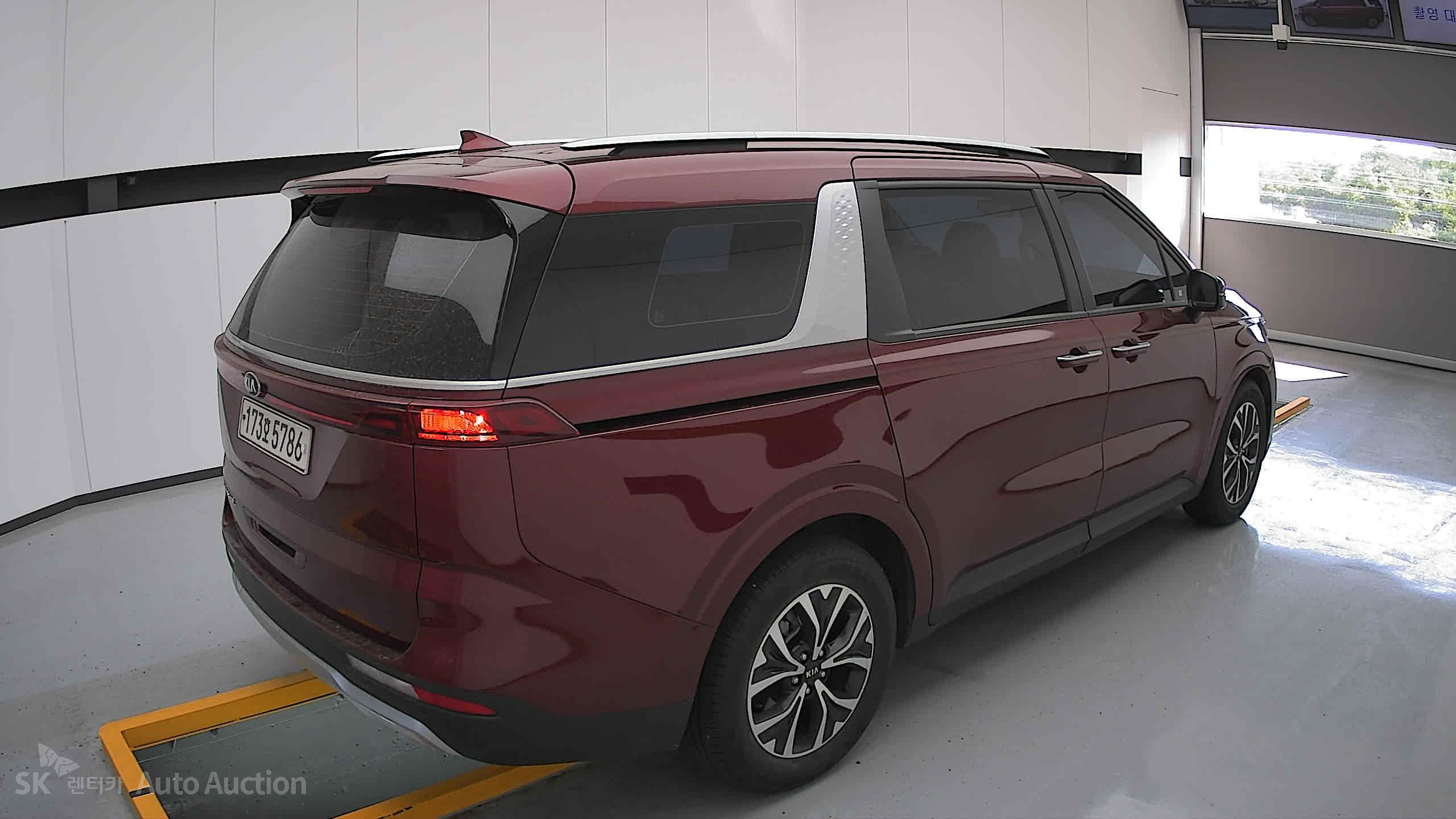 2021 - kia carnival
