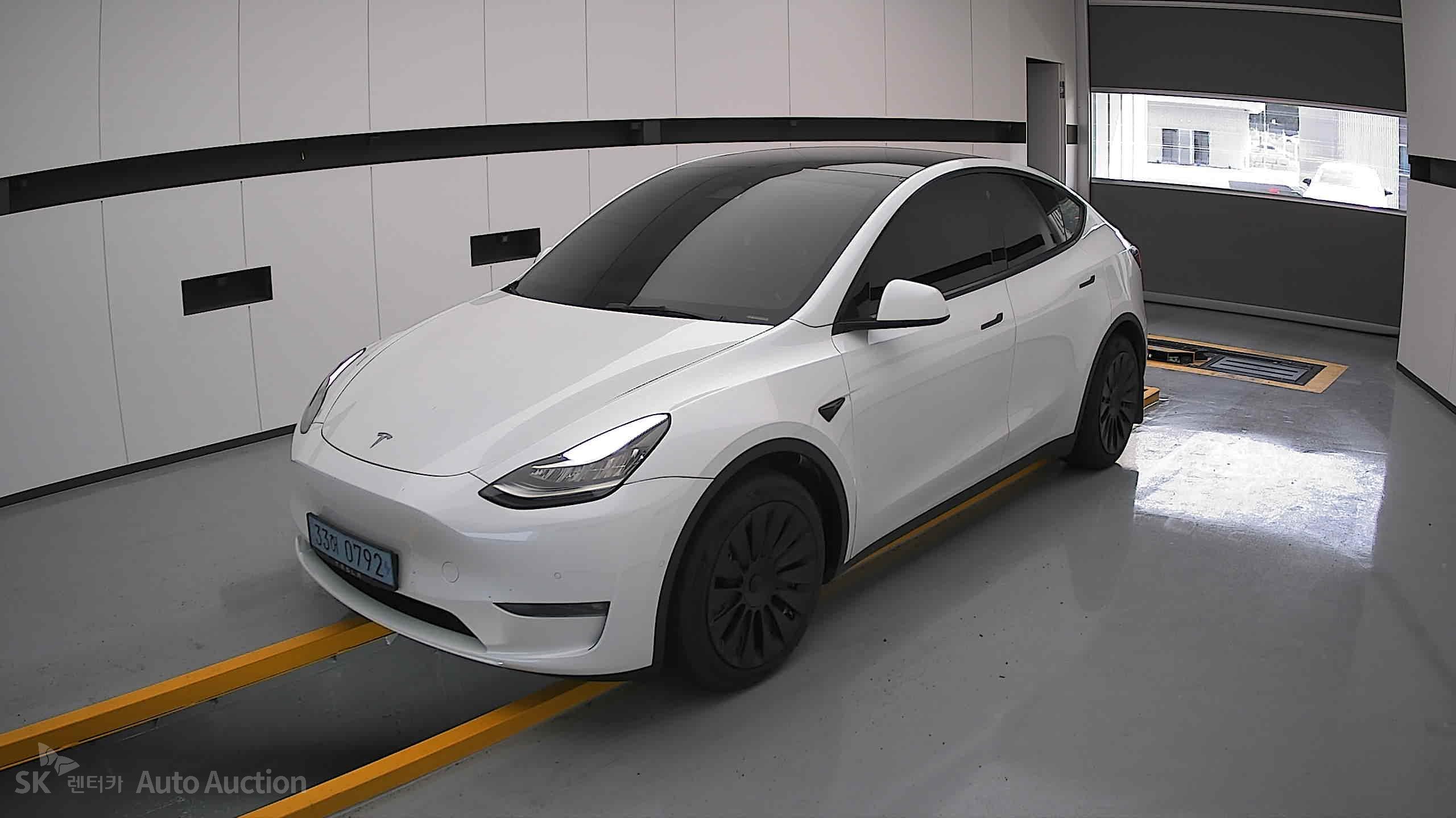 2022 - tesla model y