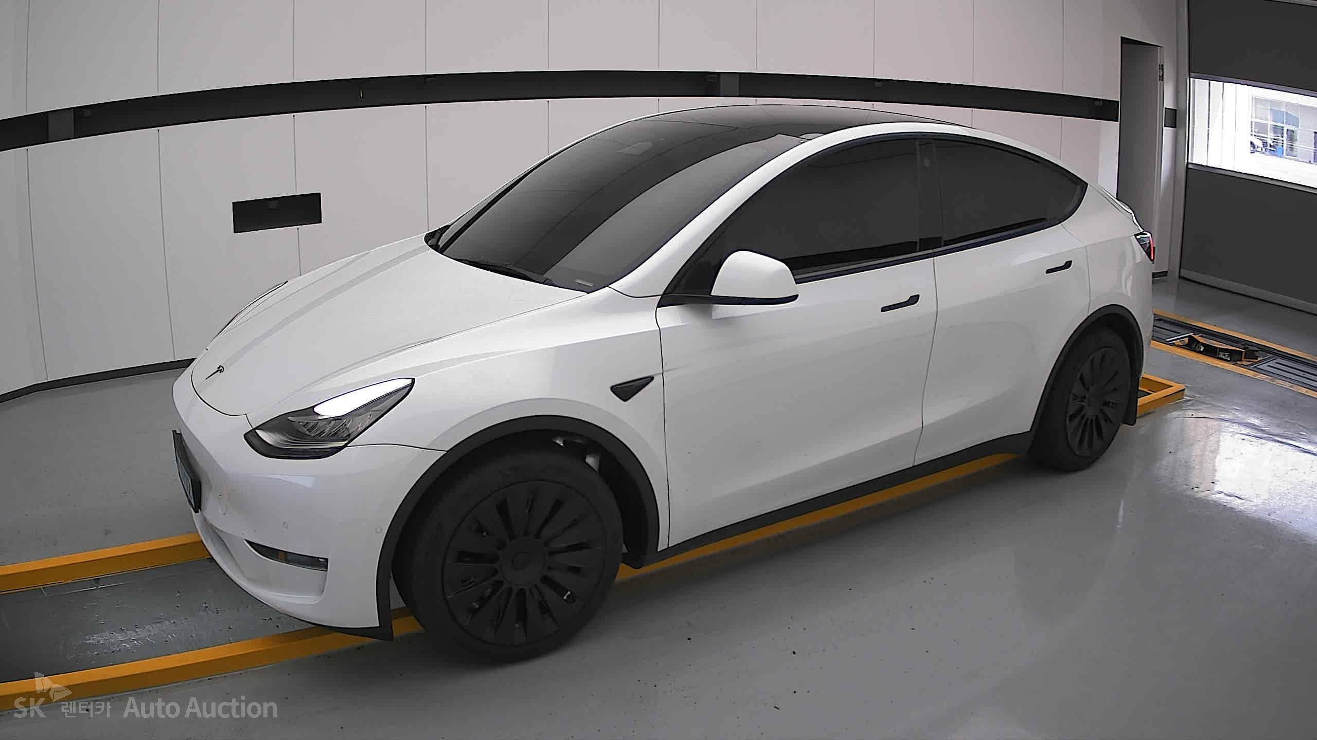 2022 - tesla model y