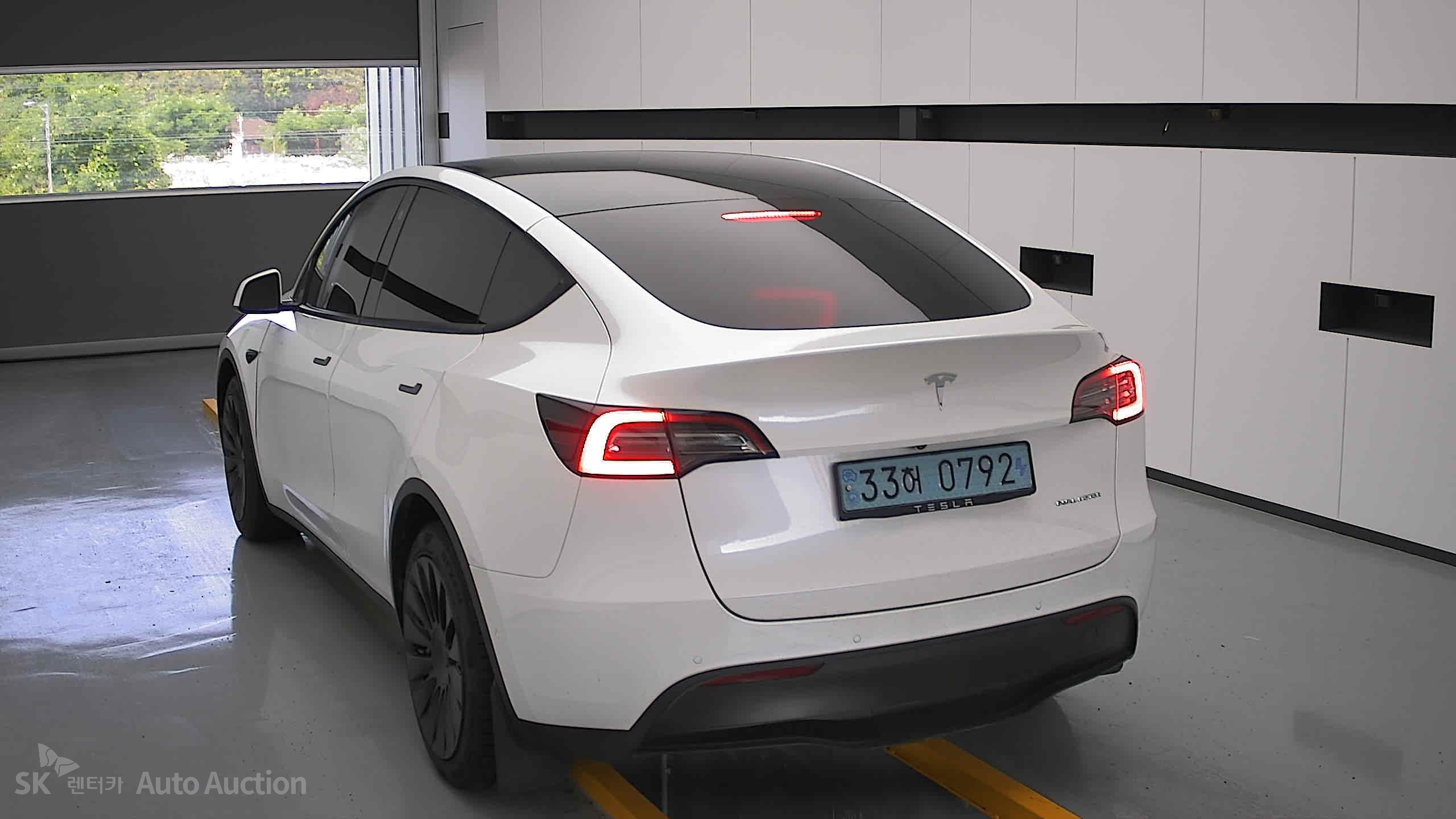 2022 - tesla model y