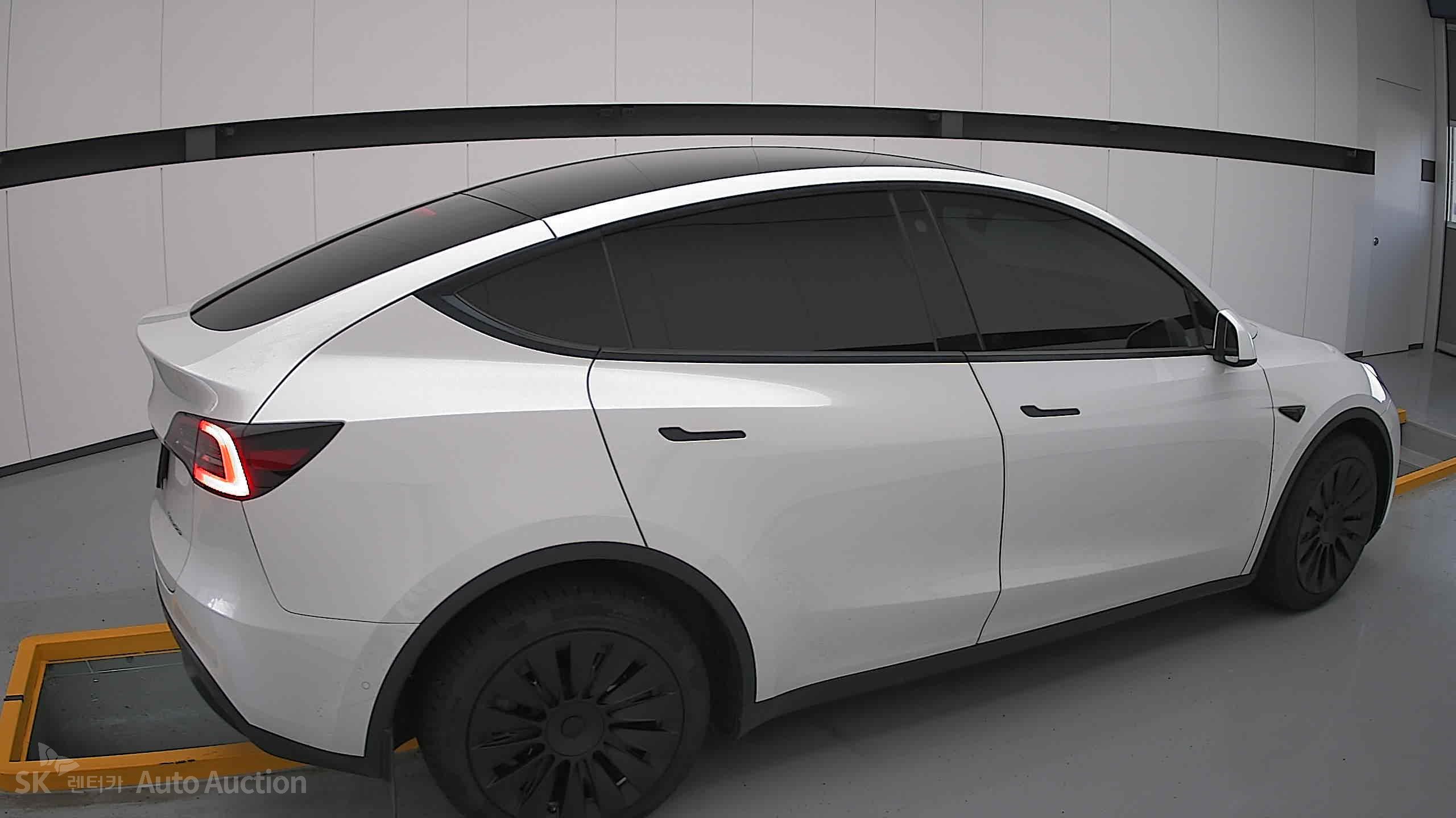 2022 - tesla model y