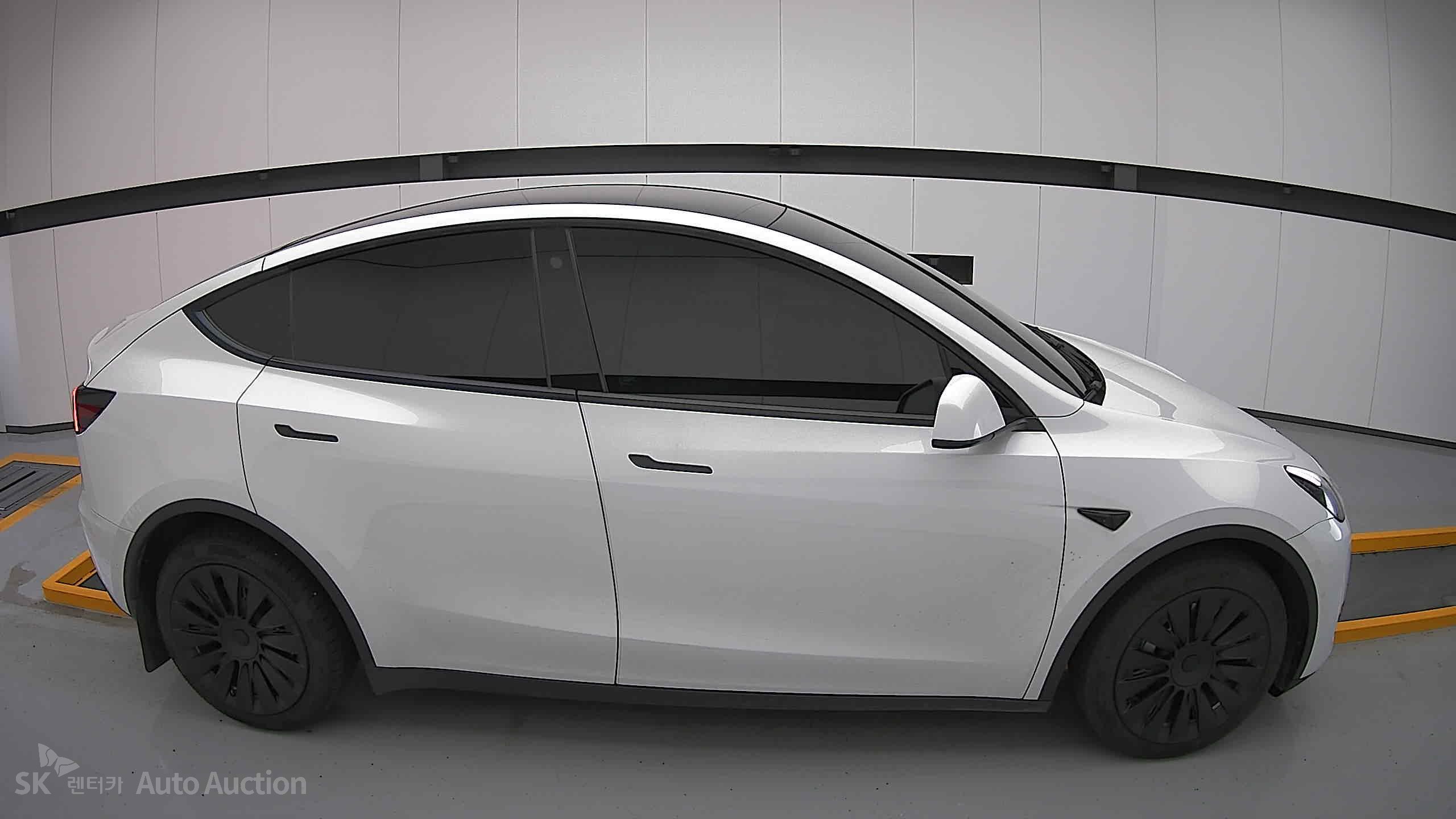 2022 - tesla model y