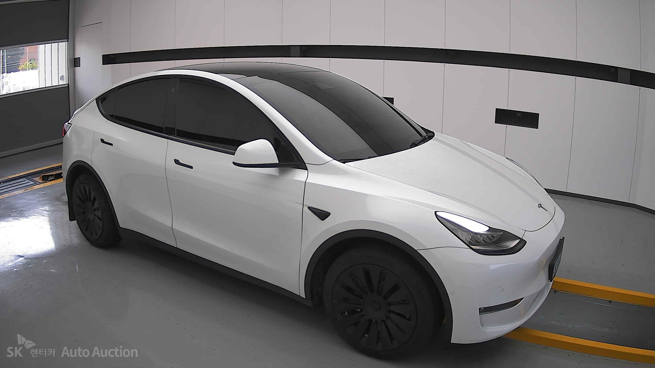 2022 - tesla model y