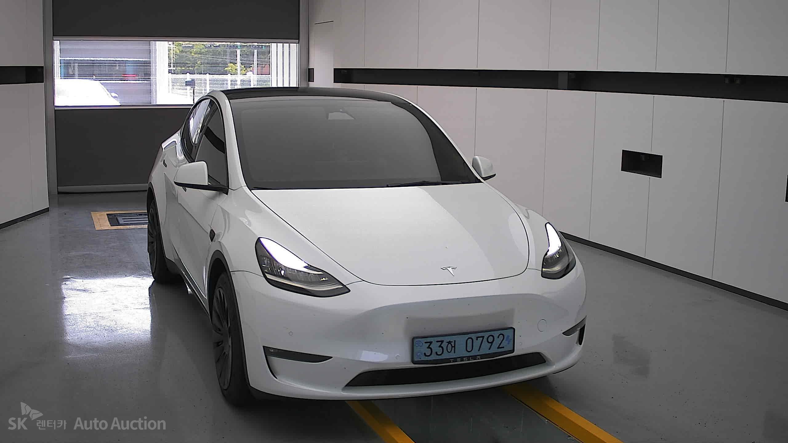 2022 - tesla model y