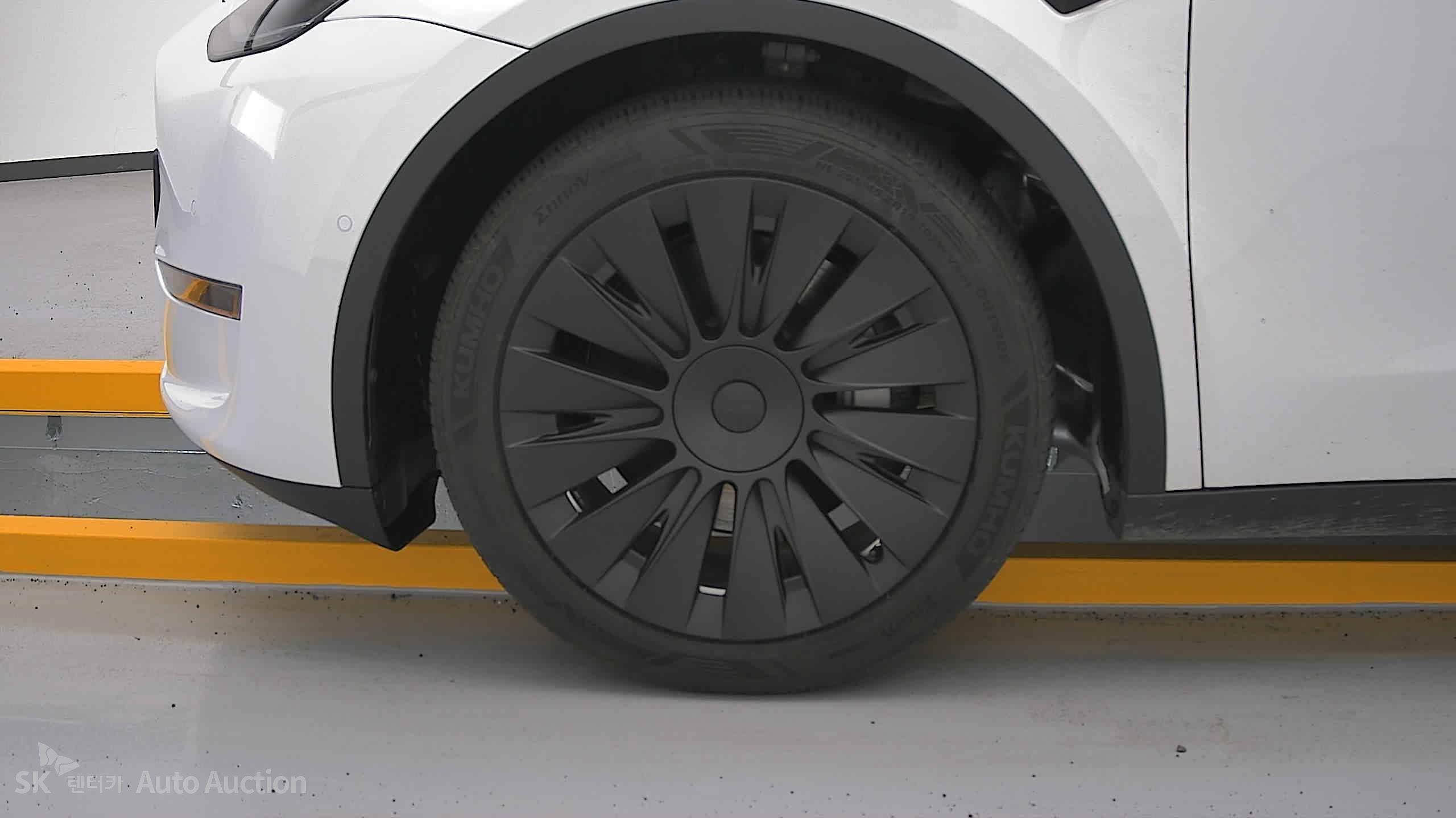 2022 - tesla model y