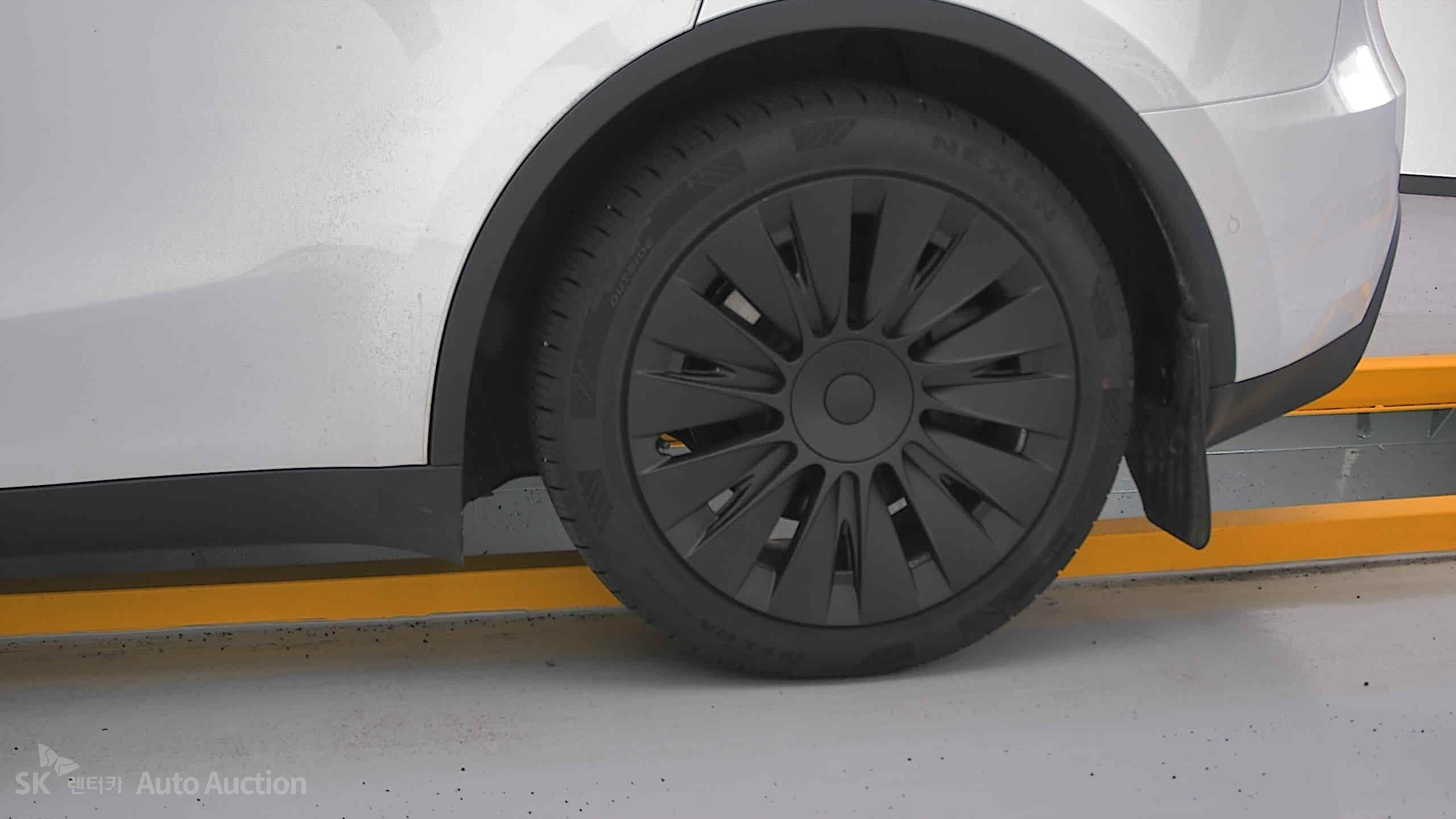 2022 - tesla model y