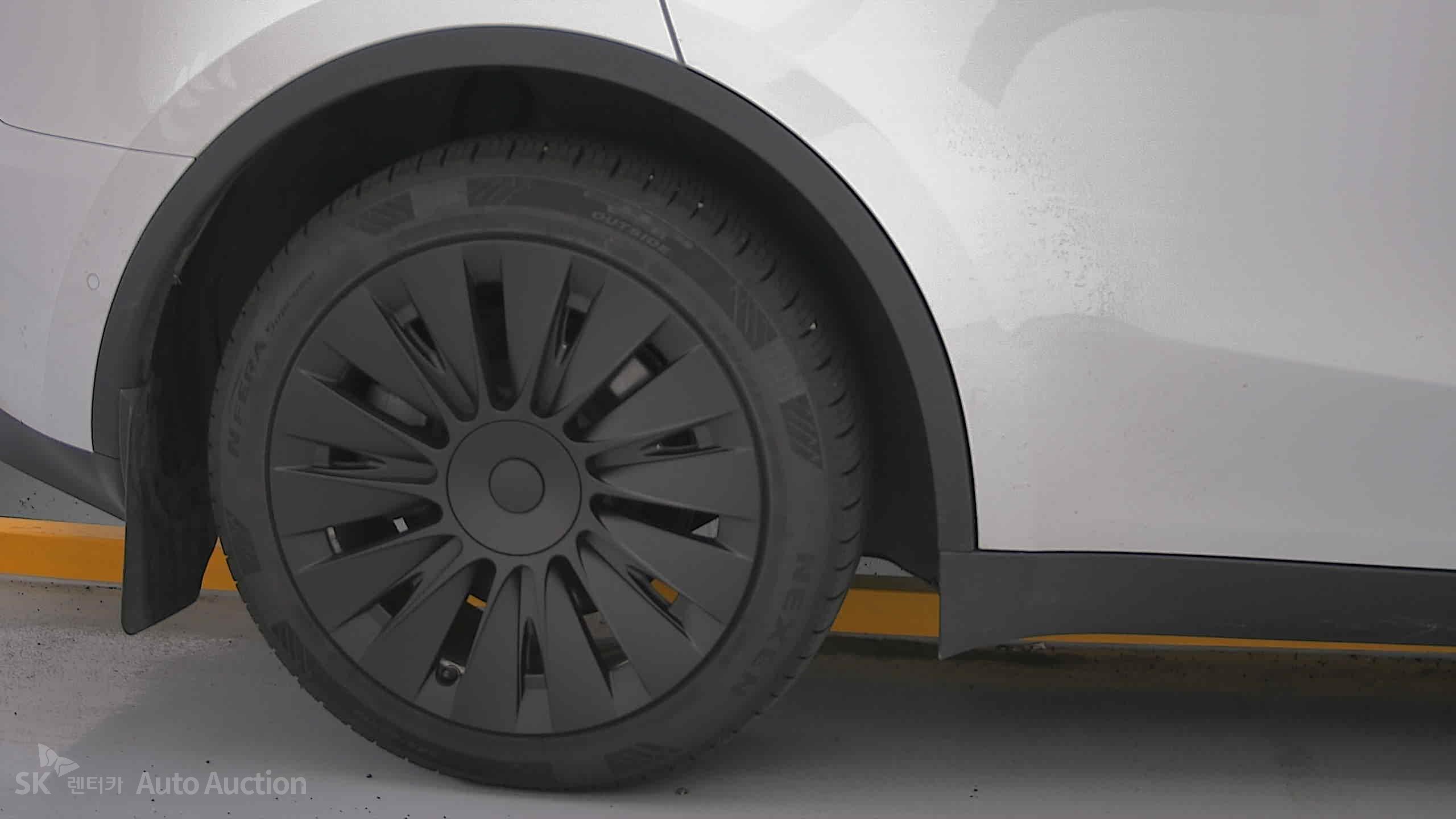 2022 - tesla model y