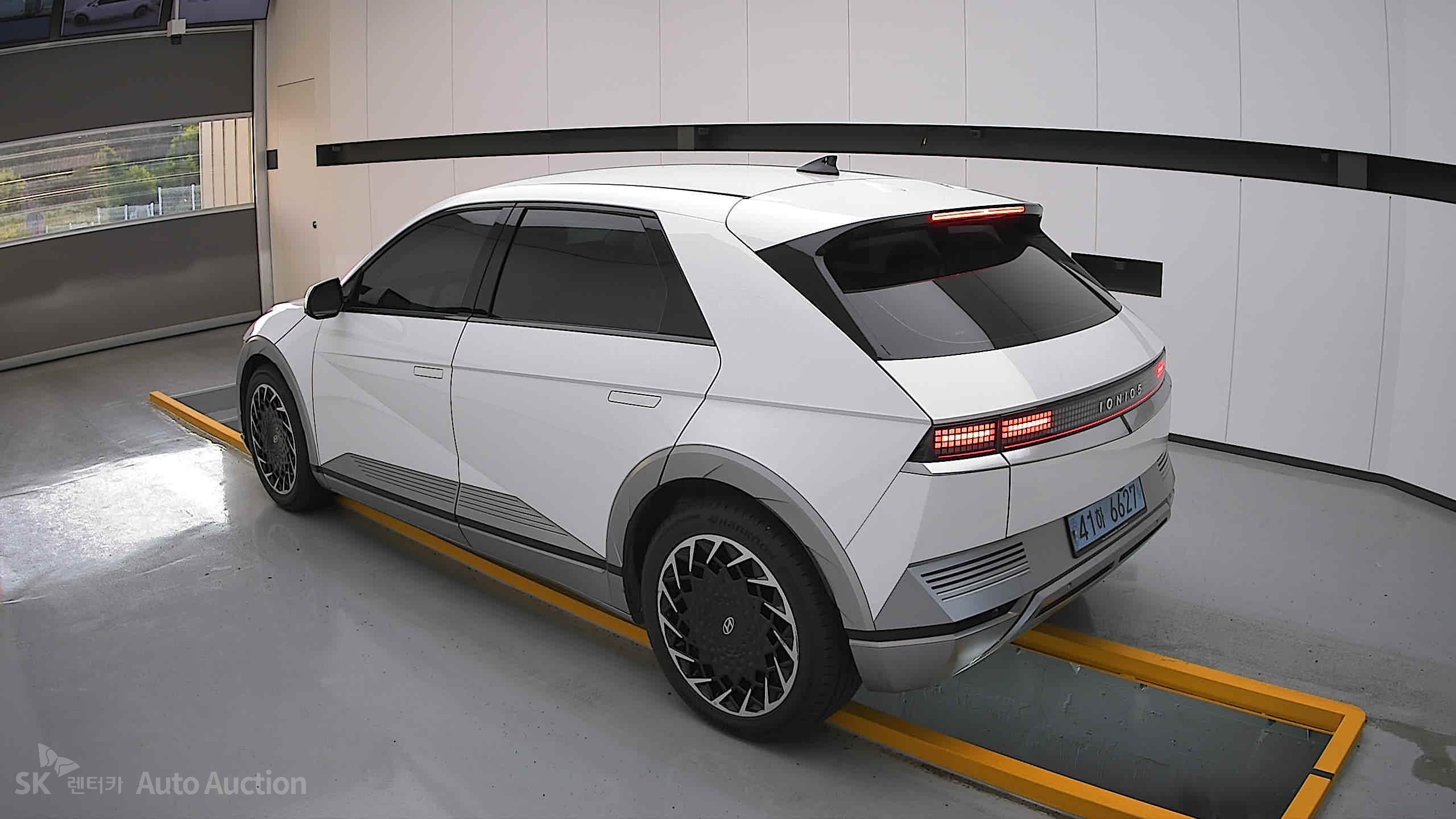2023 - hyundai ioniq