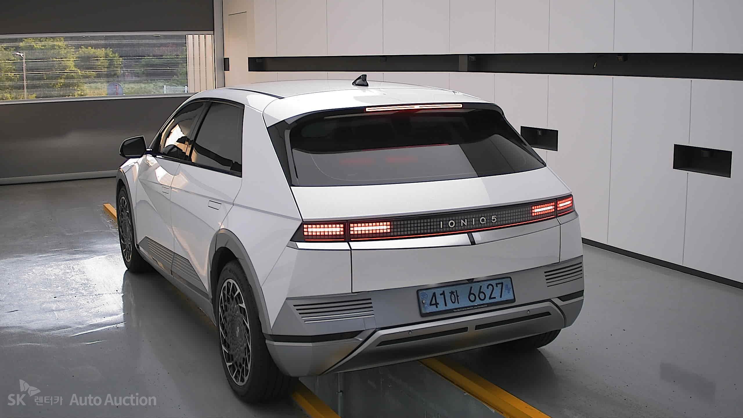 2023 - hyundai ioniq