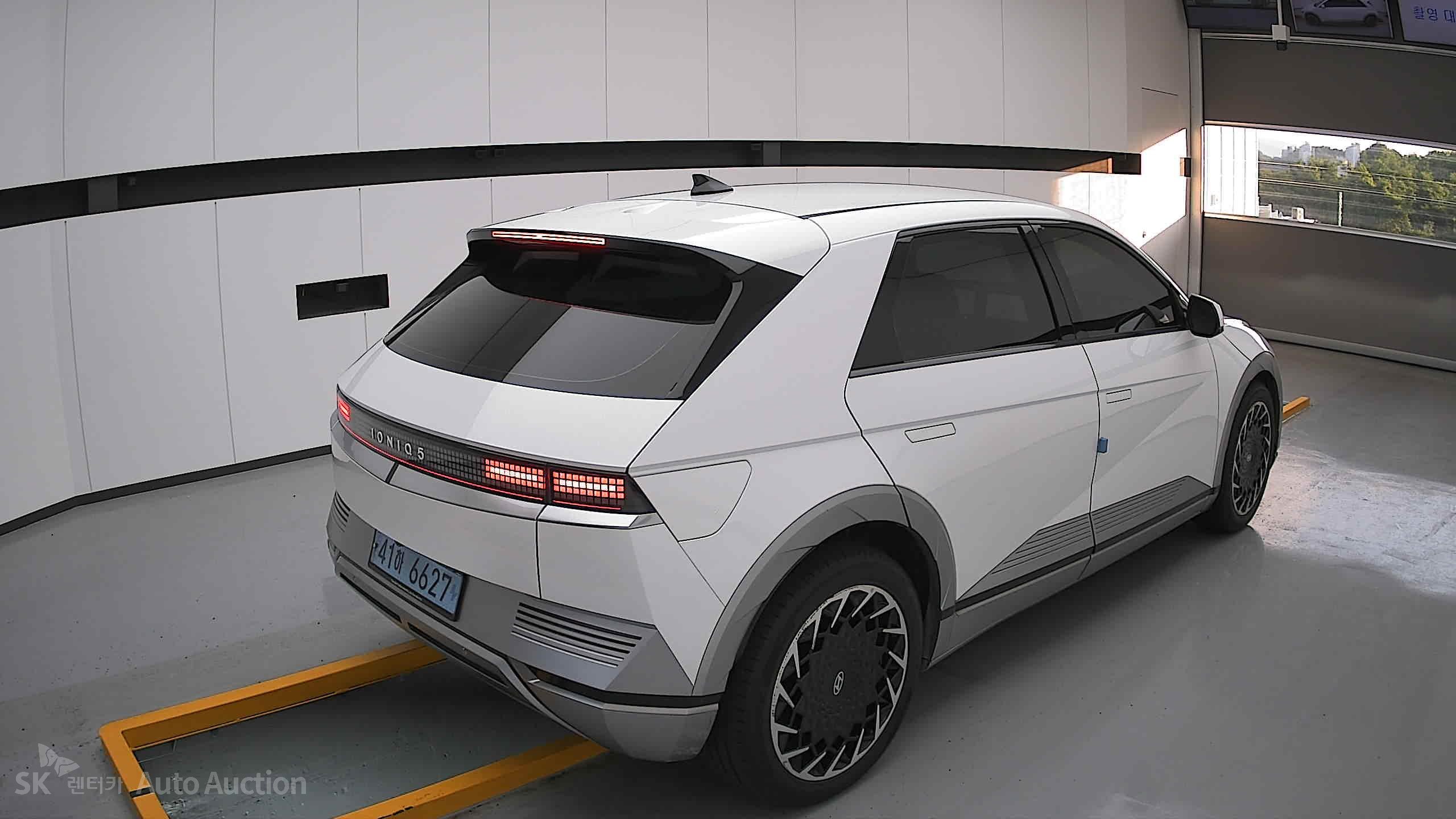 2023 - hyundai ioniq