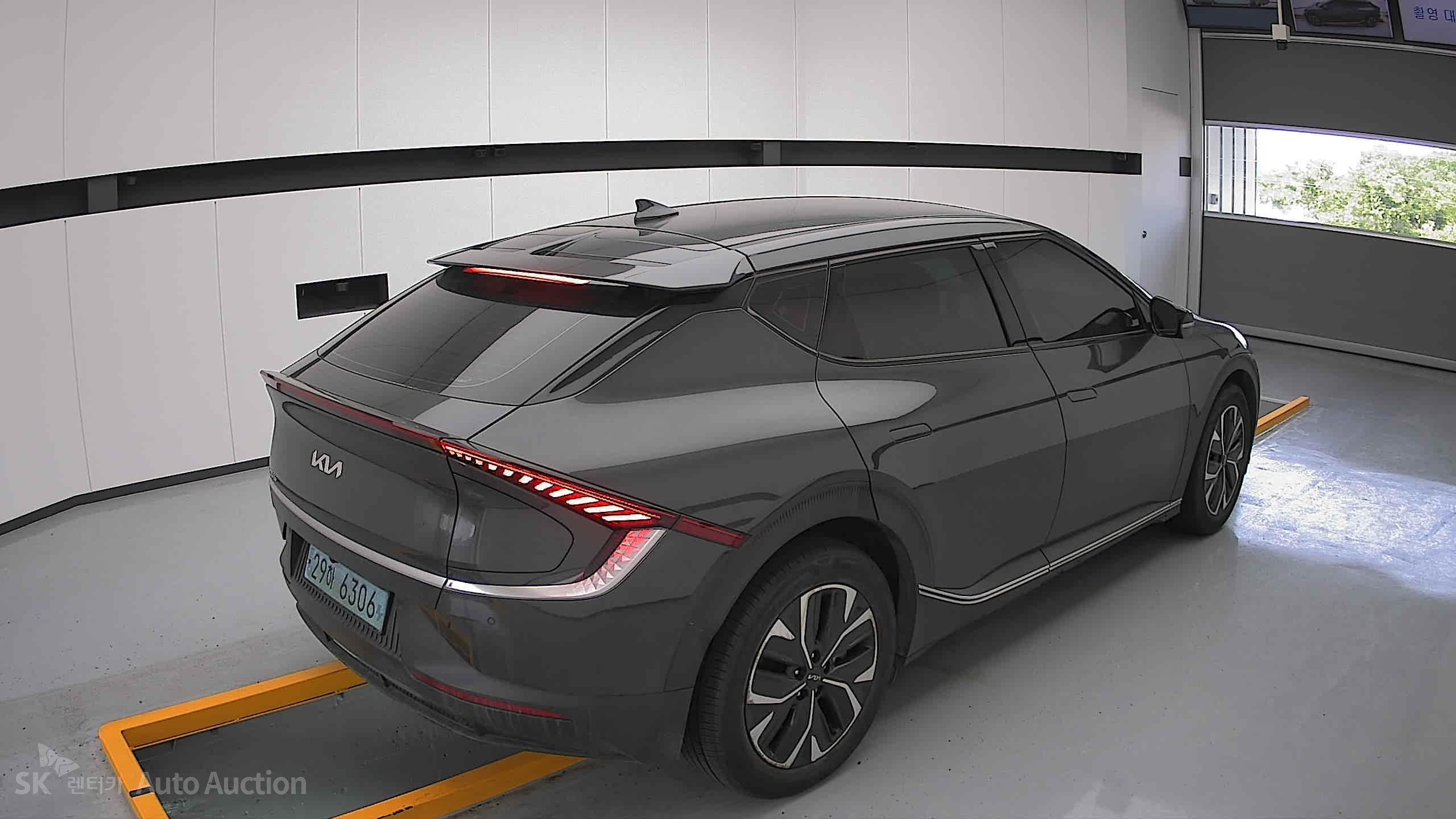 2022 - kia ev6