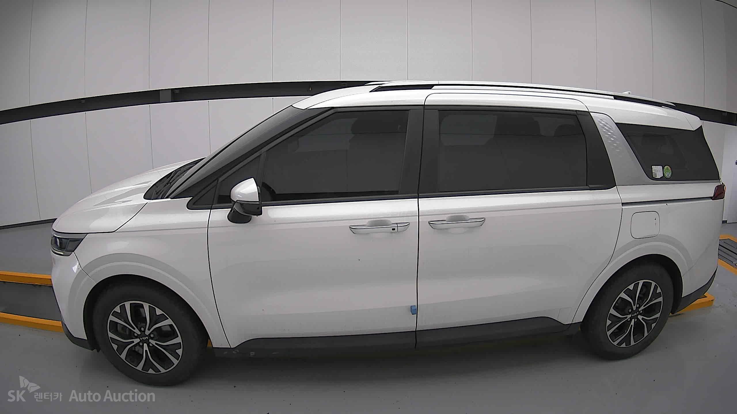 2022 - kia carnival