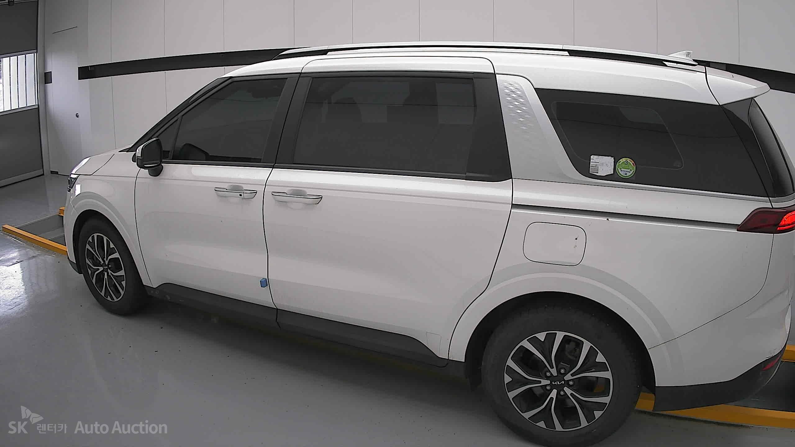 2022 - kia carnival