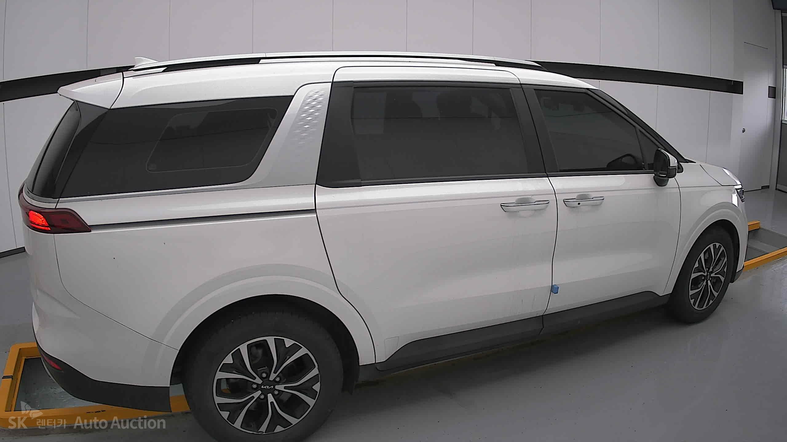 2022 - kia carnival