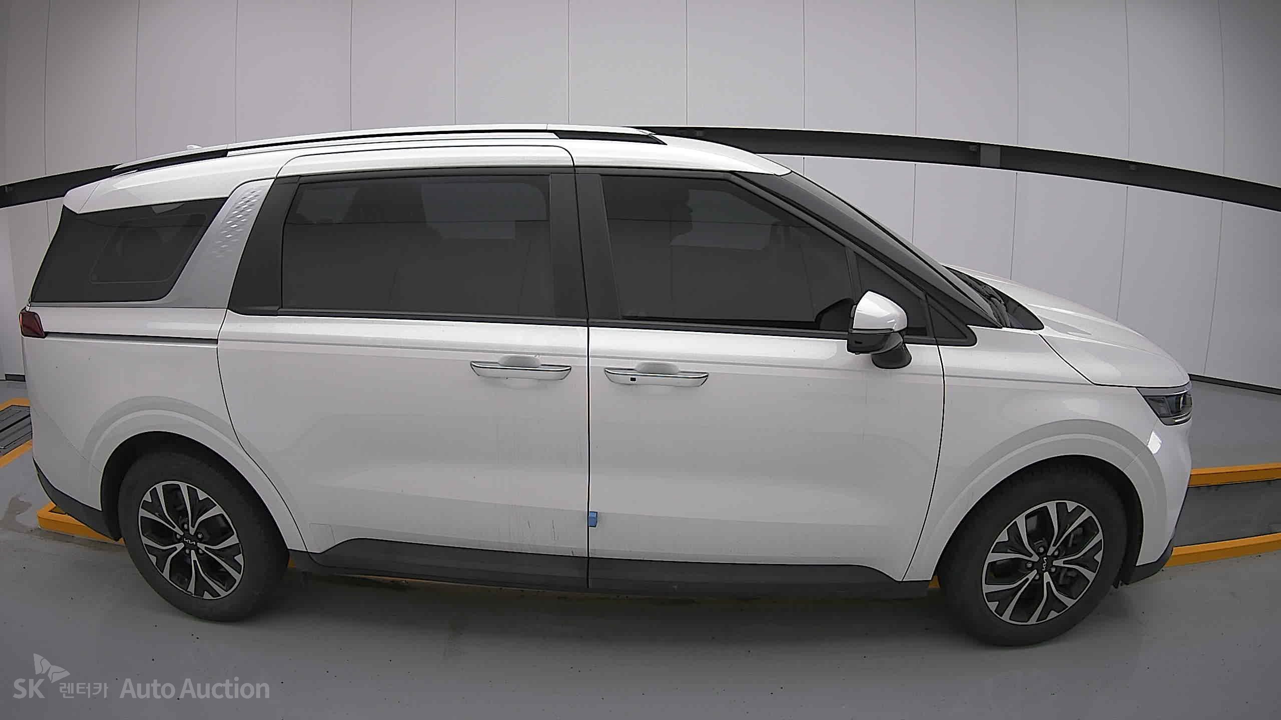 2022 - kia carnival