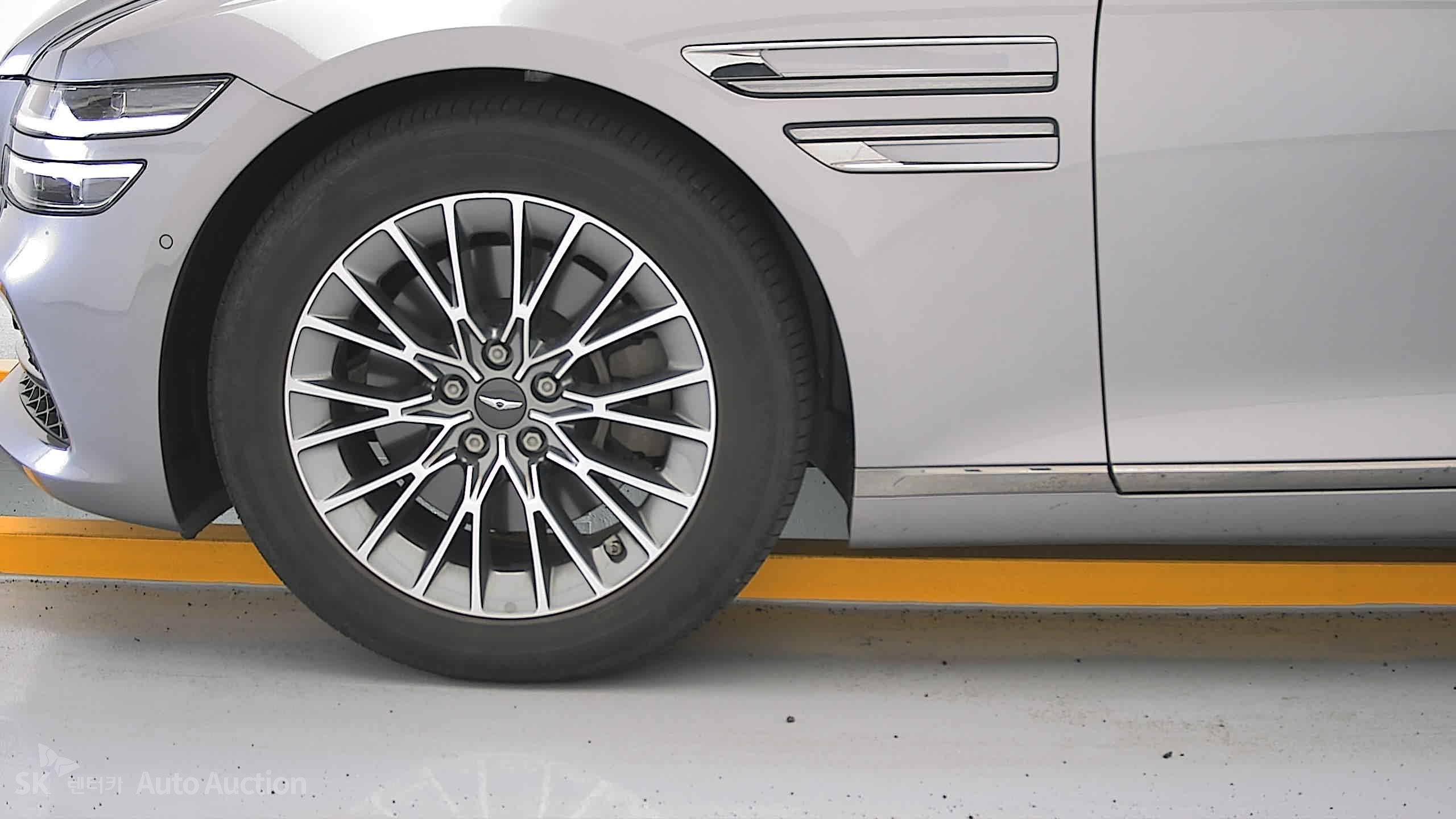 2022 - genesis g80