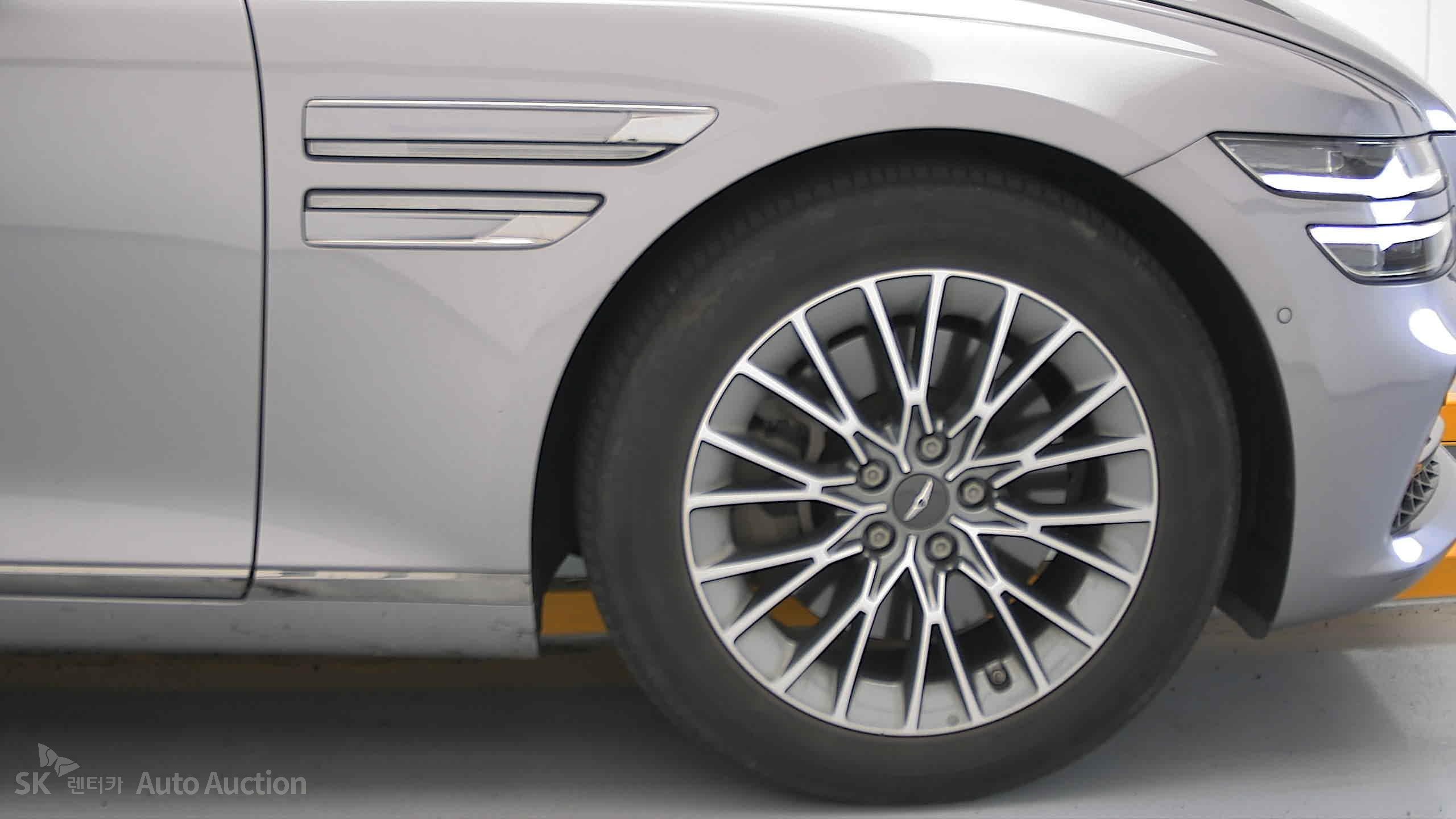 2022 - genesis g80