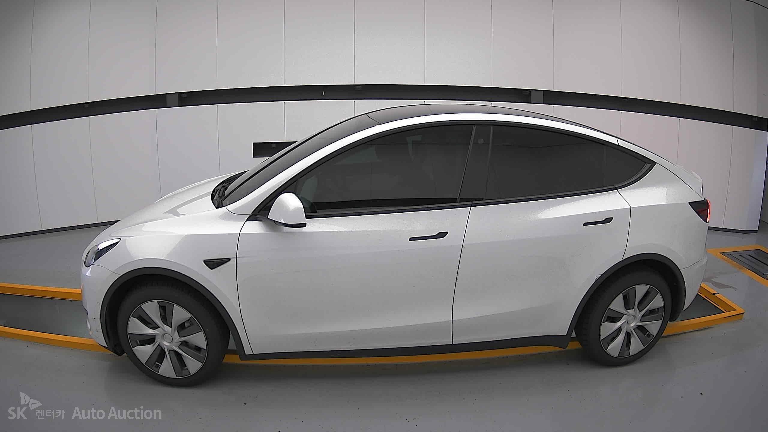 2022 - tesla model y