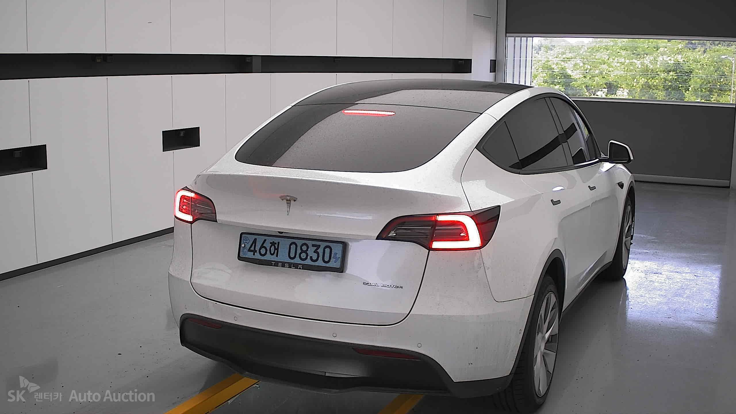 2022 - tesla model y