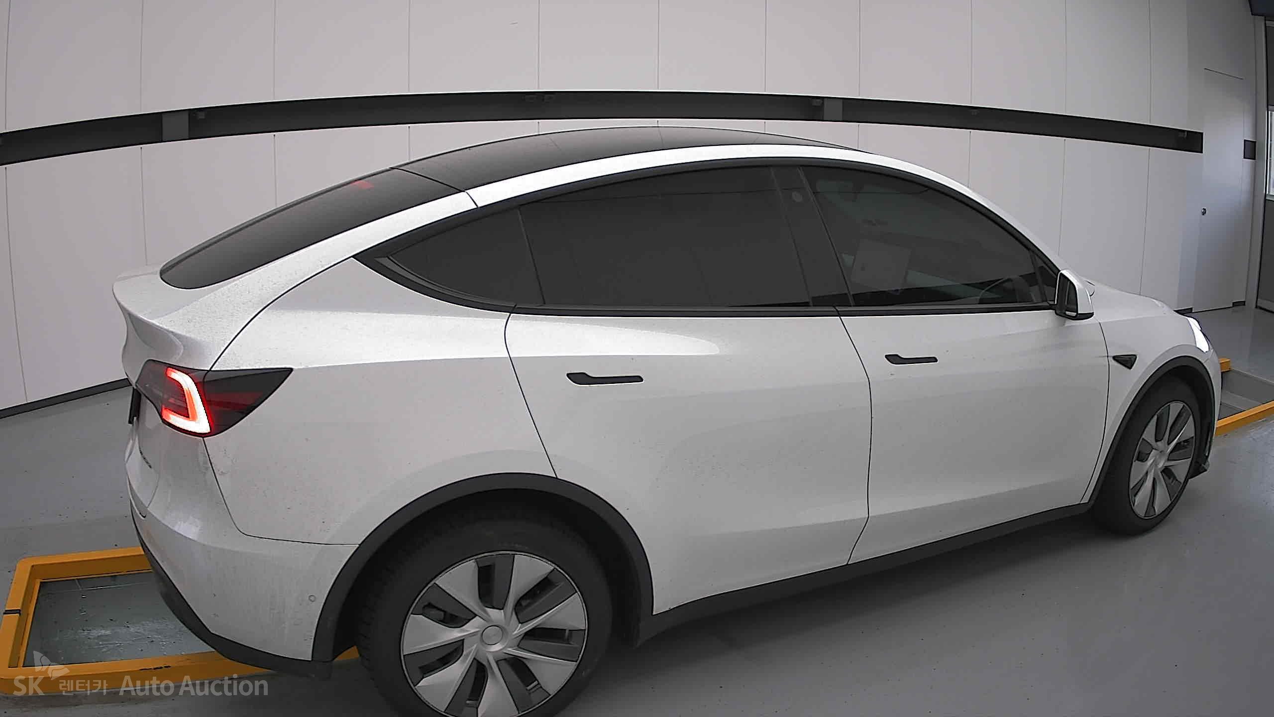 2022 - tesla model y