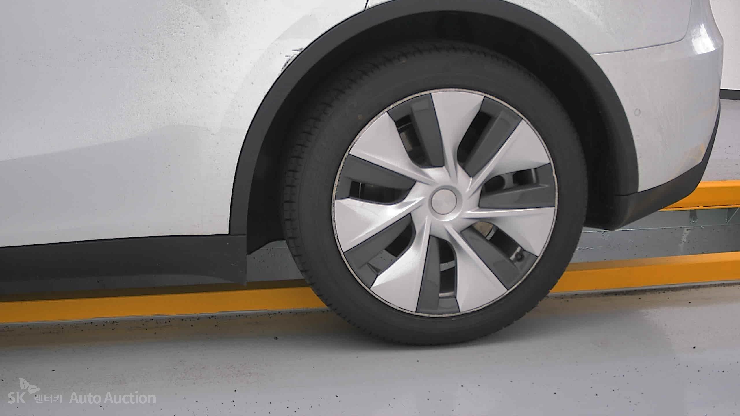 2022 - tesla model y