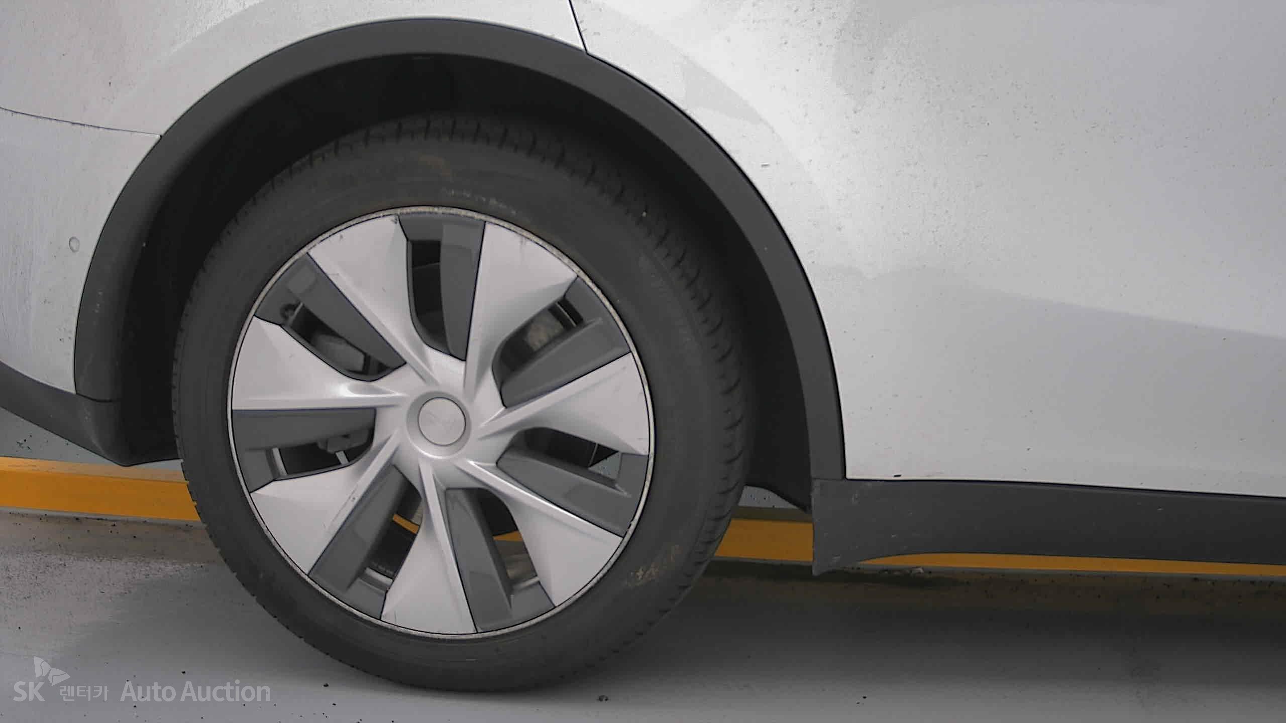 2022 - tesla model y