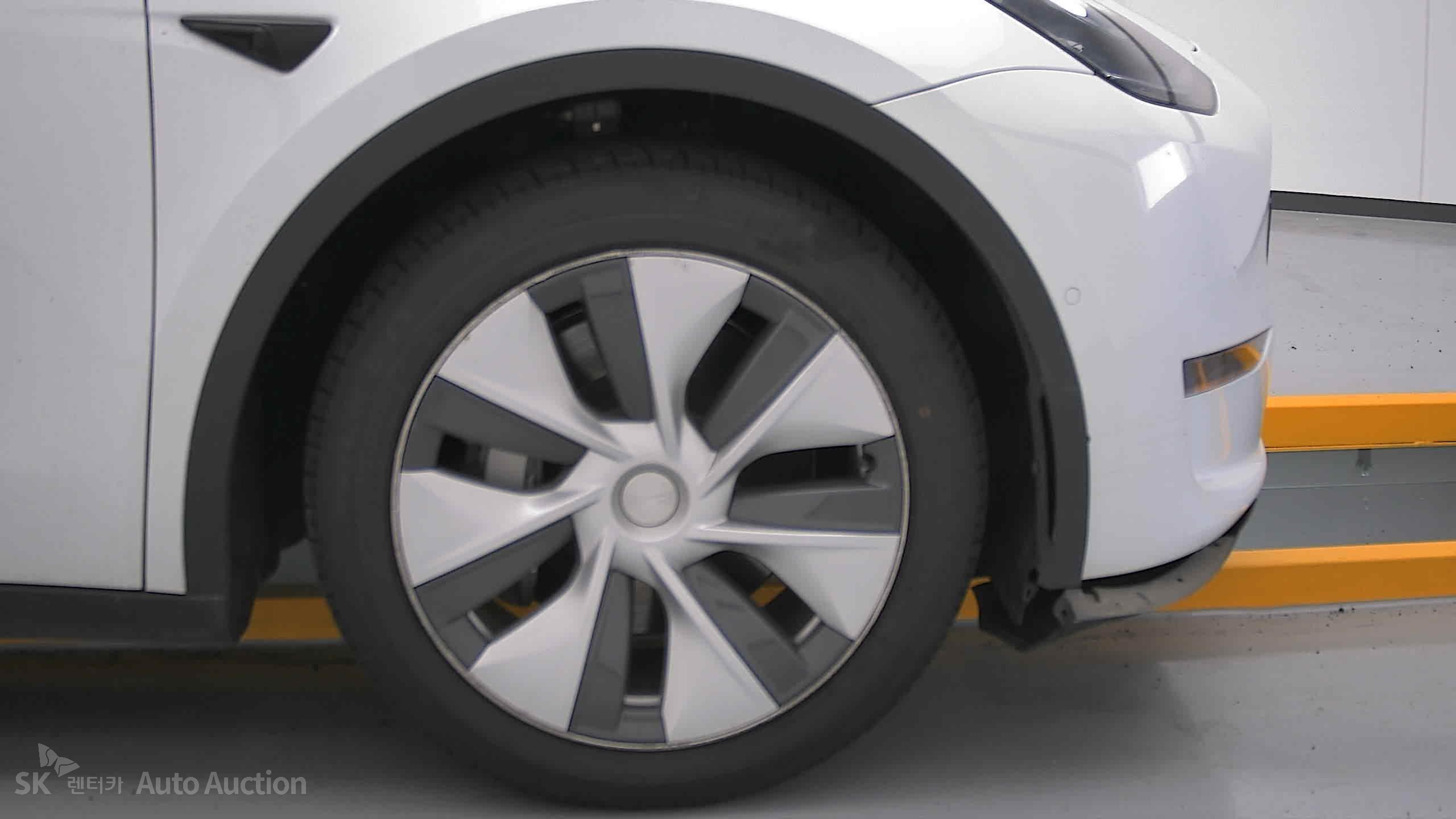 2022 - tesla model y