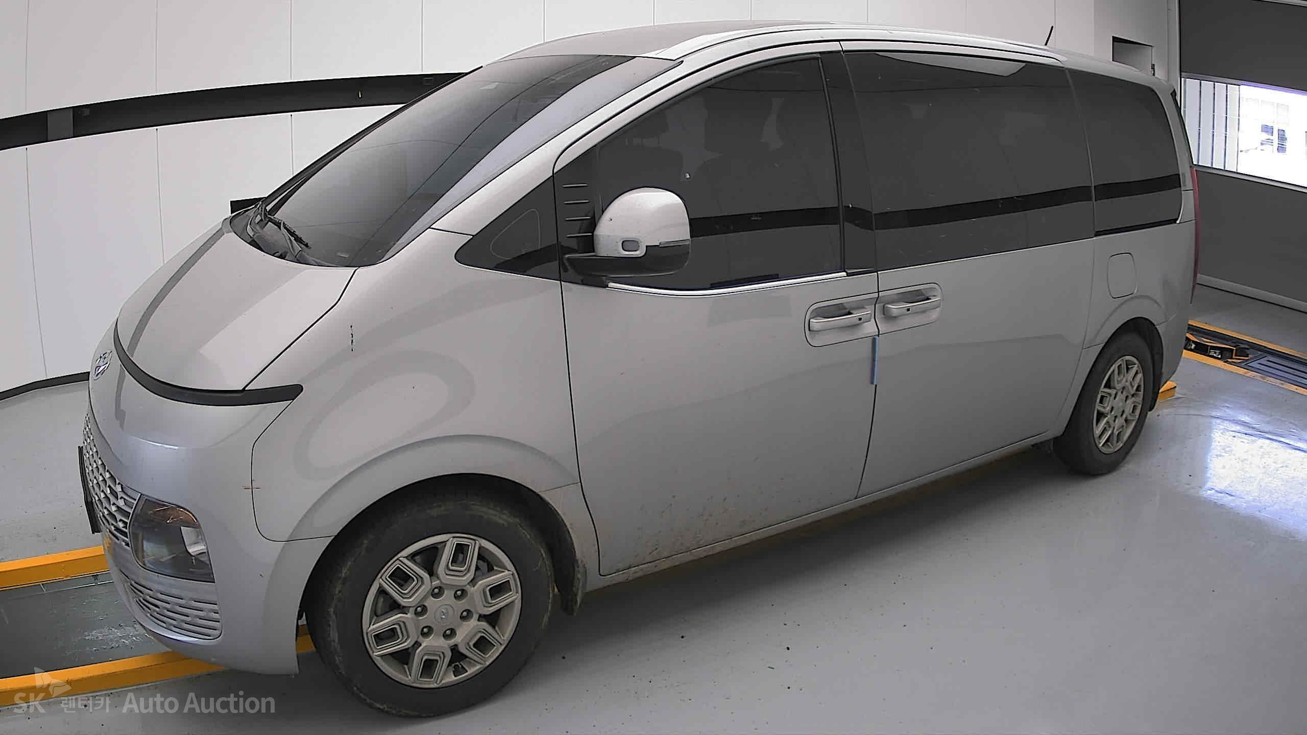 2022 - hyundai staria