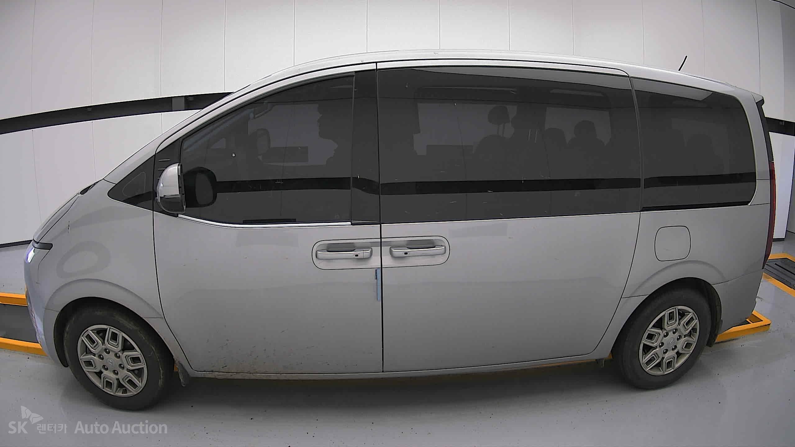 2022 - hyundai staria
