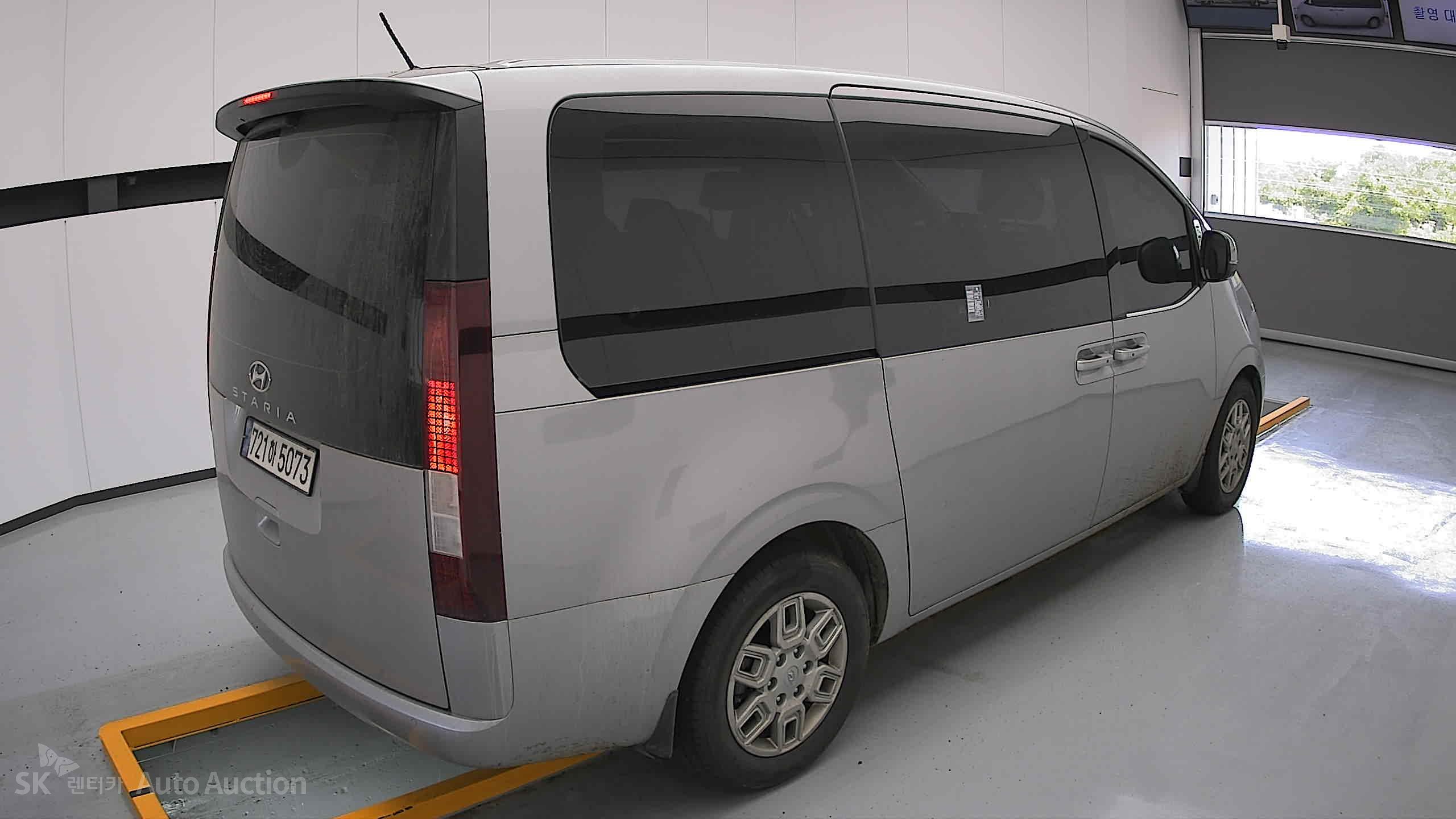 2022 - hyundai staria