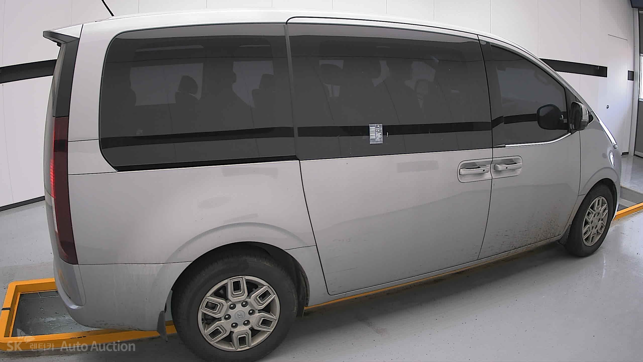 2022 - hyundai staria