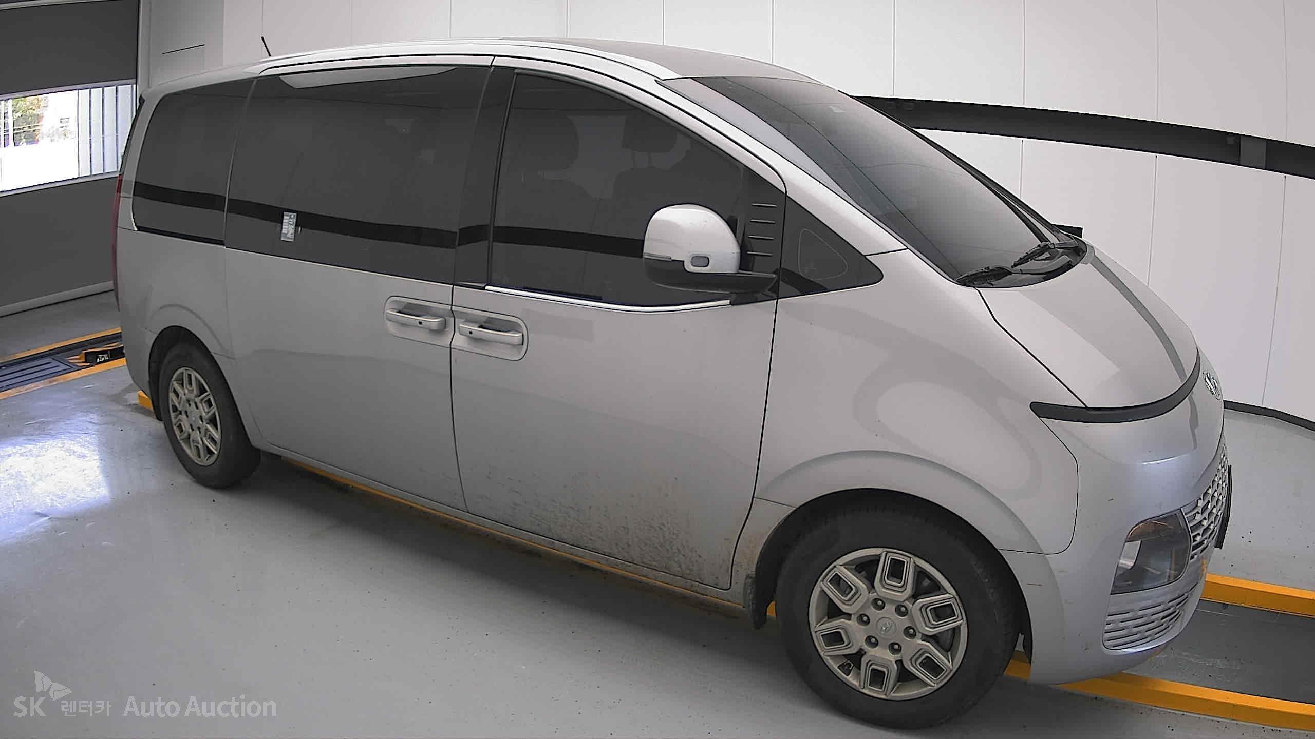 2022 - hyundai staria