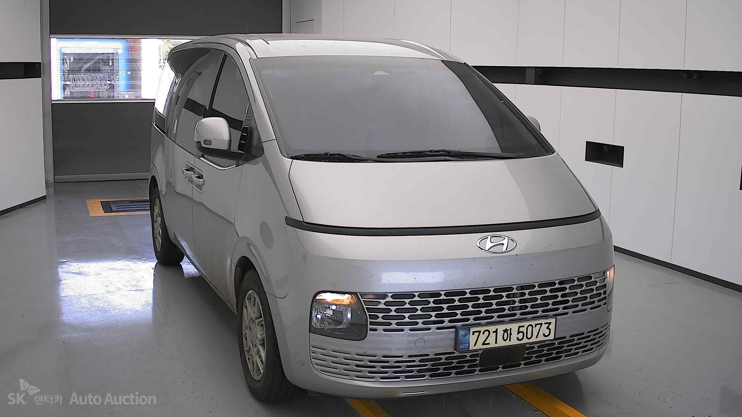 2022 - hyundai staria