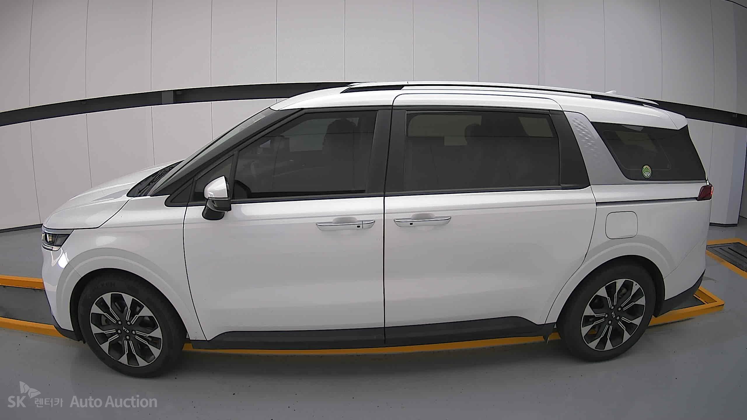 2021 - kia carnival