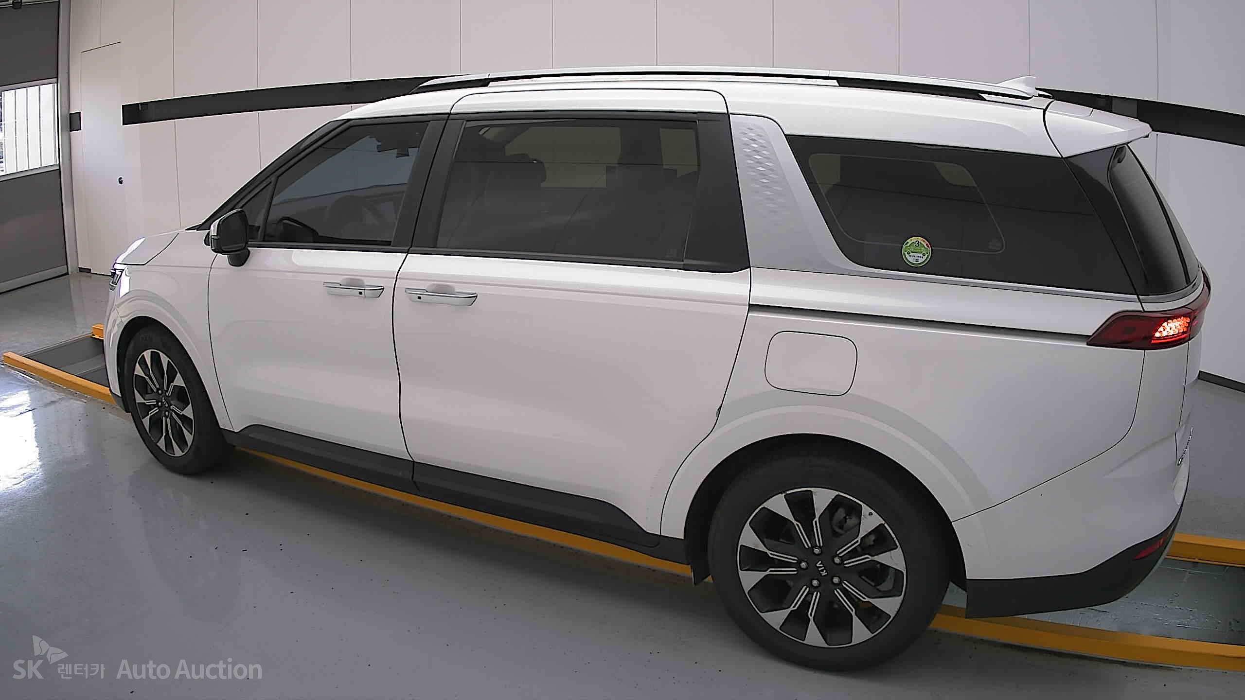 2021 - kia carnival