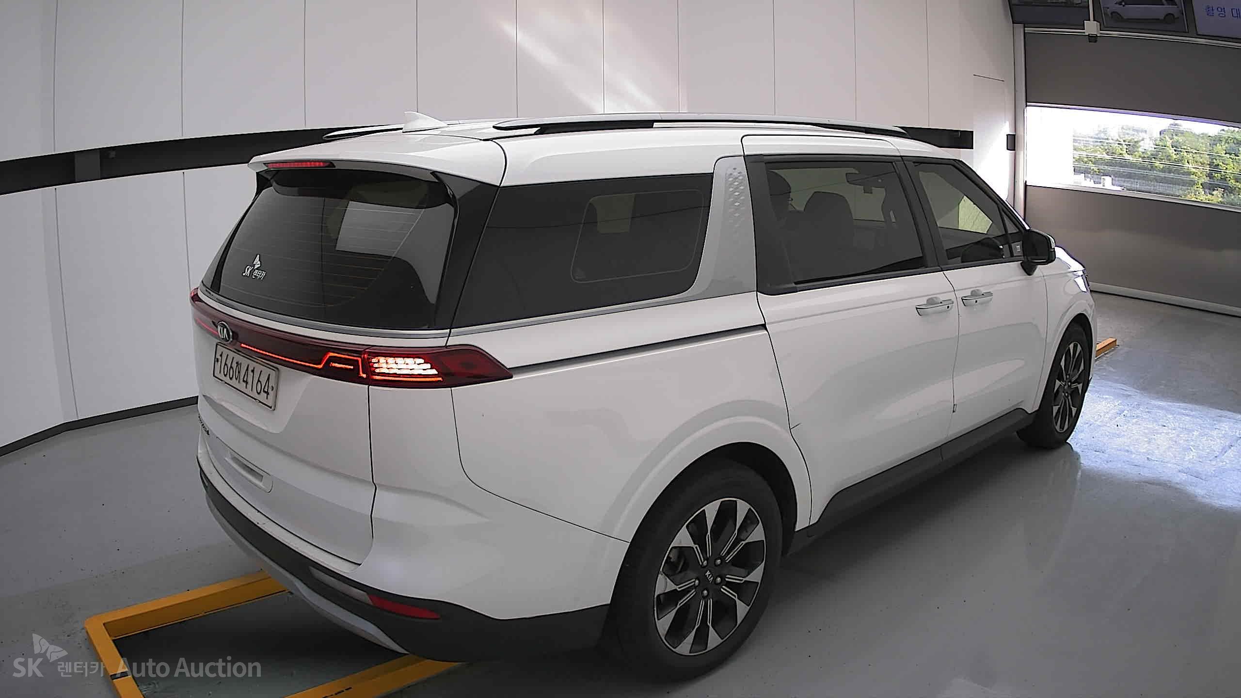 2021 - kia carnival
