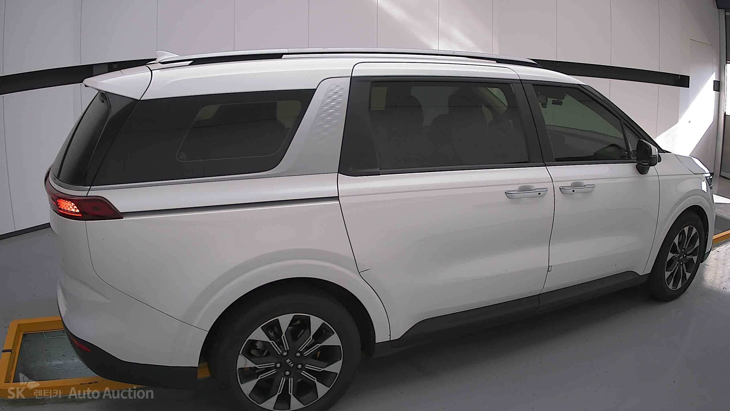 2021 - kia carnival