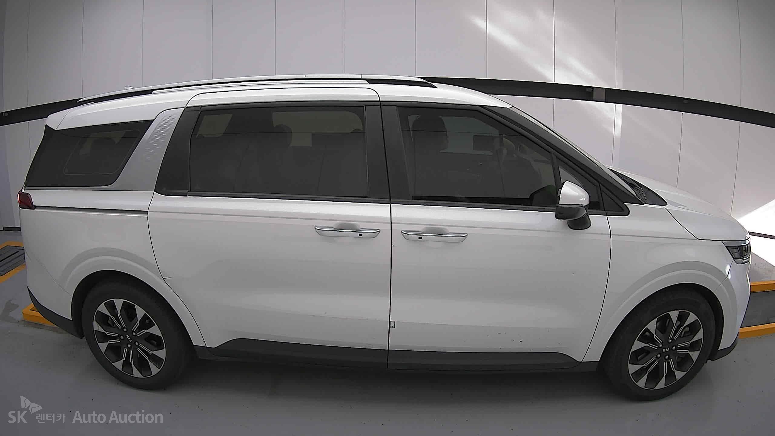 2021 - kia carnival