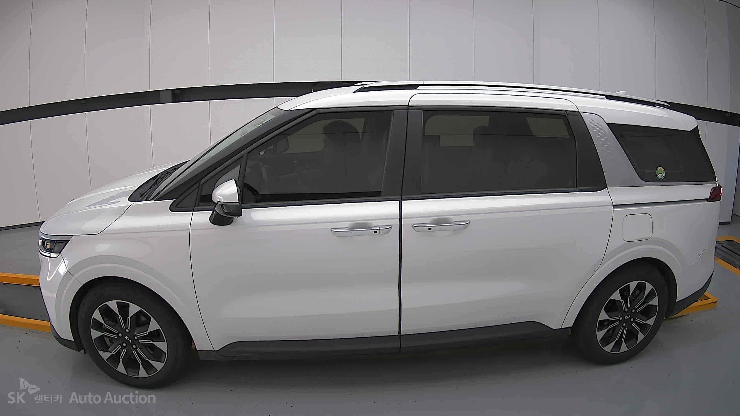 2021 - kia carnival