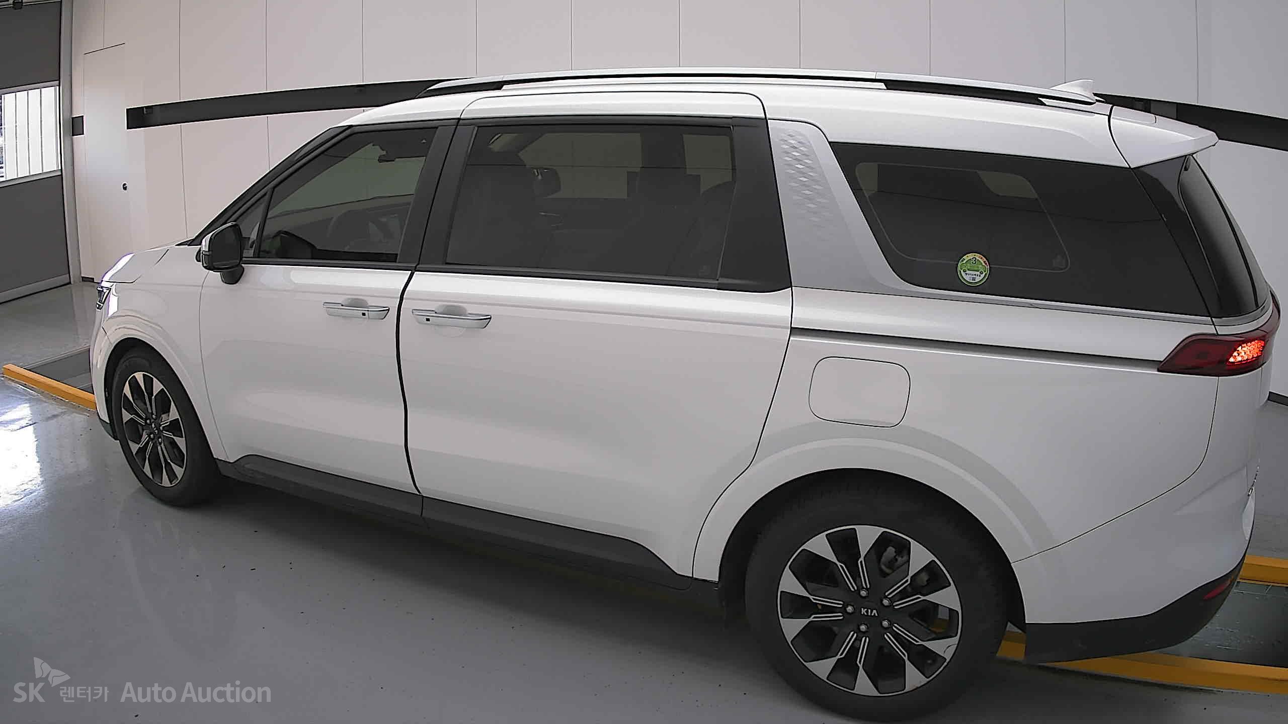 2021 - kia carnival