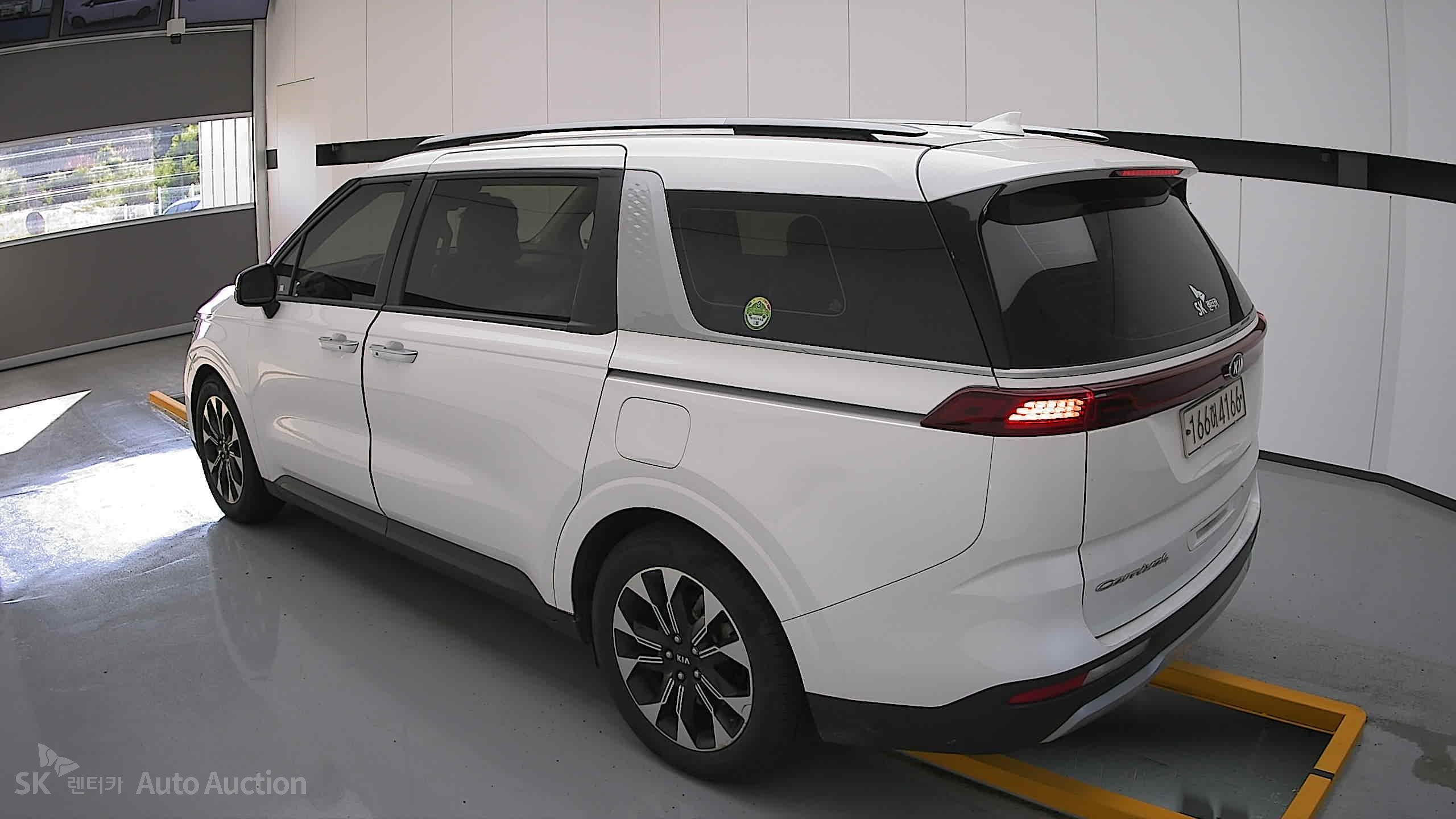 2021 - kia carnival
