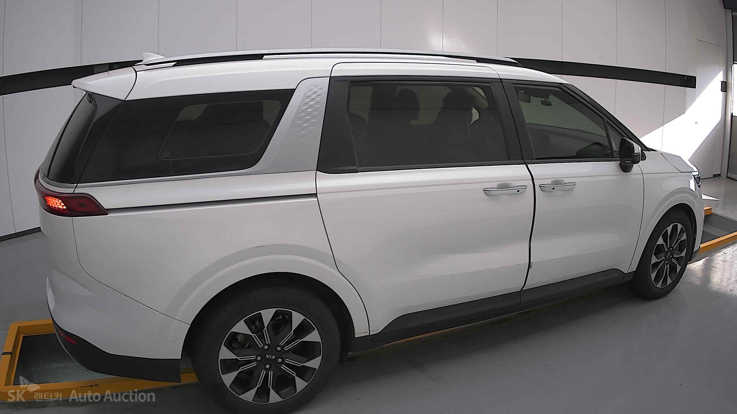 2021 - kia carnival