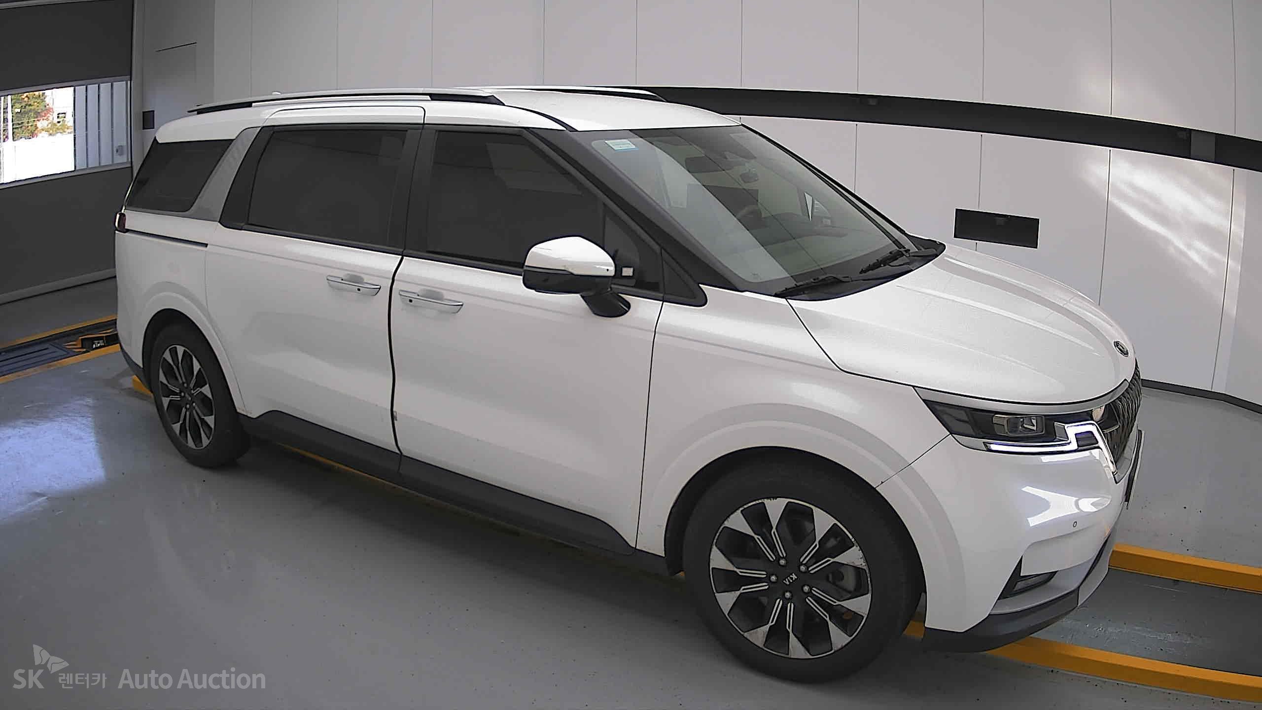 2021 - kia carnival
