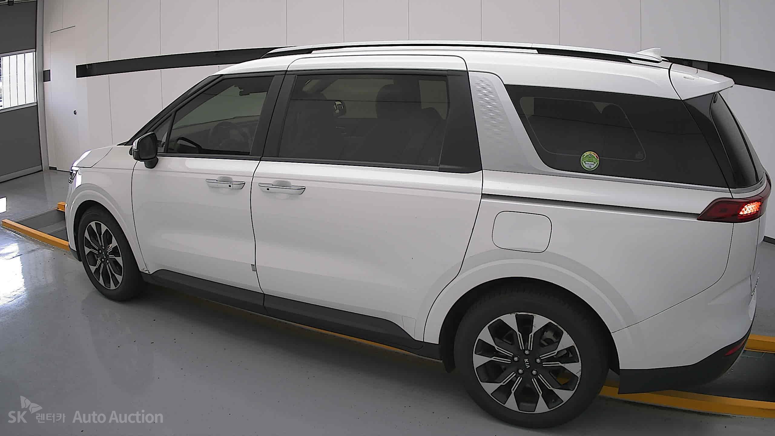 2021 - kia carnival